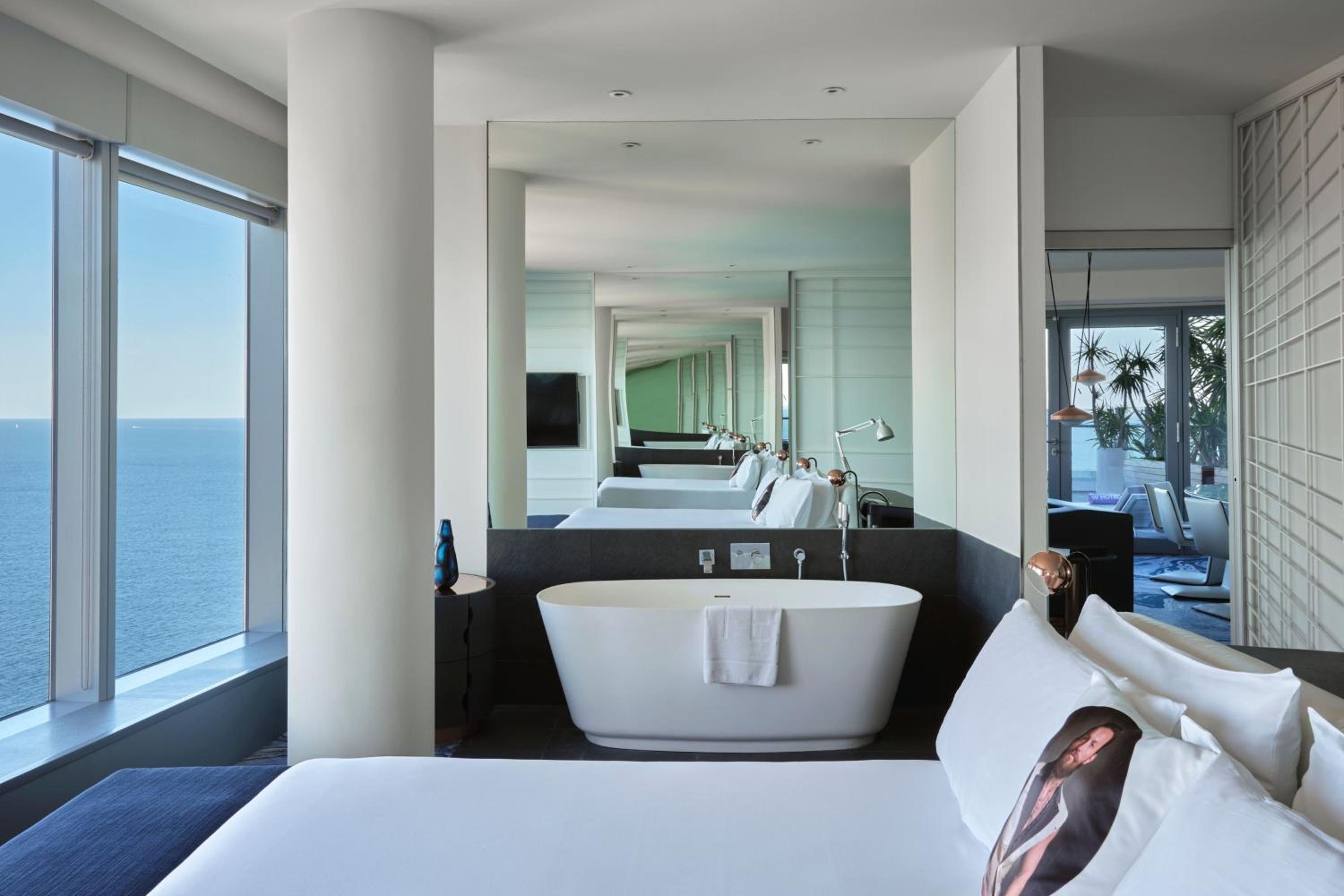 Spectacular King Suite with Terrace - Seafront