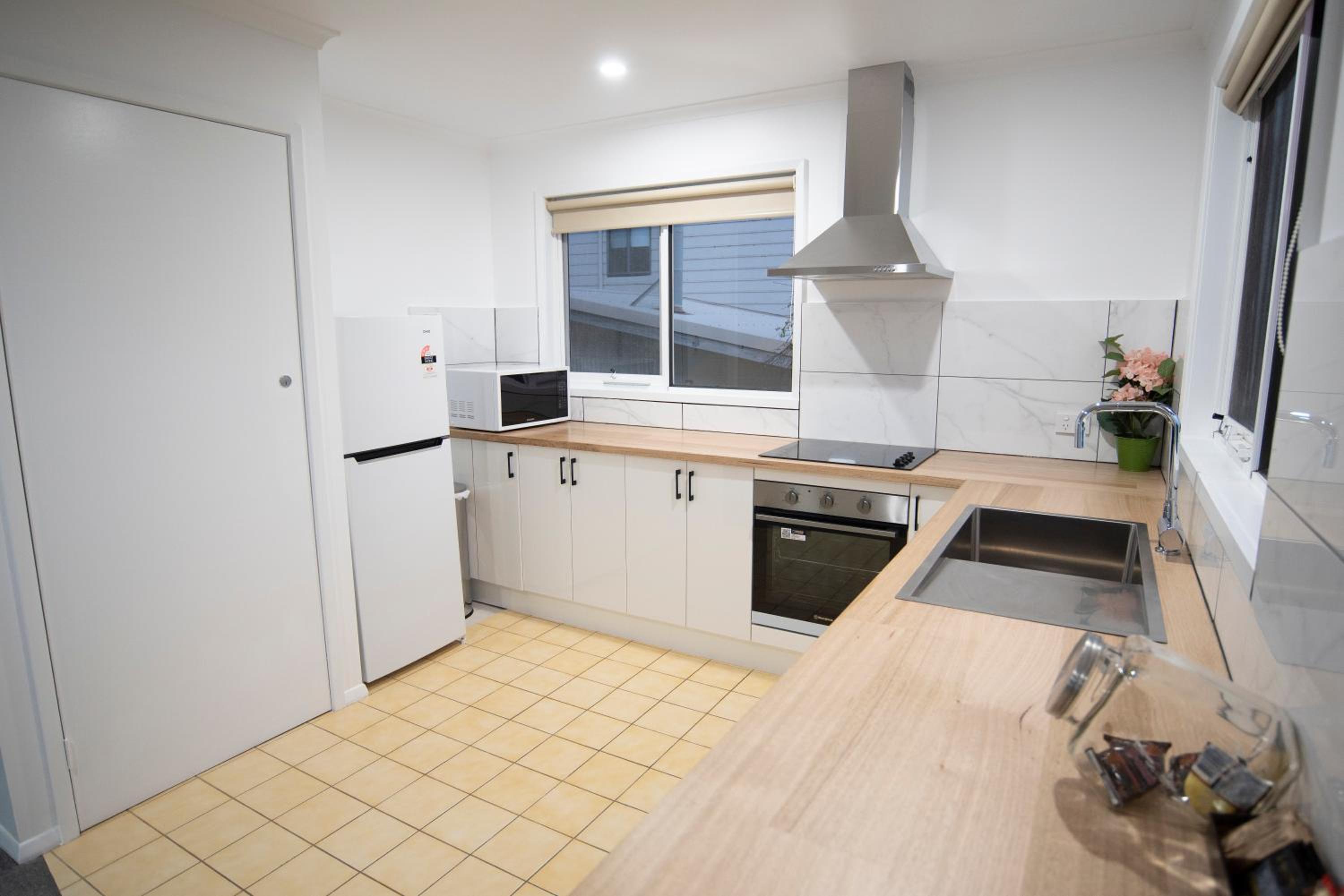 Two-Bedroom Apartment with Balcony - Photo 12