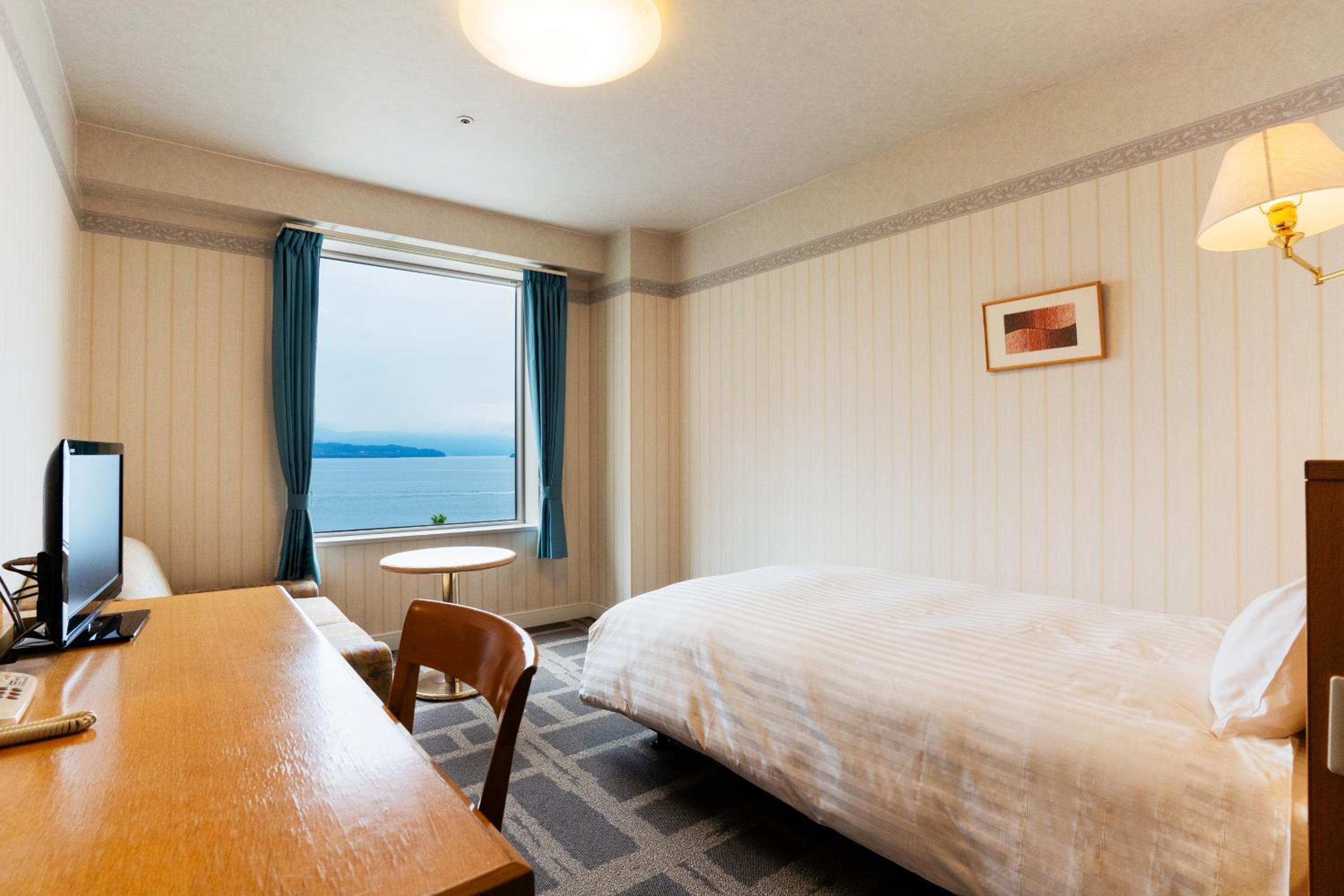 Single Room with Sea View - Non-Smoking photo 1