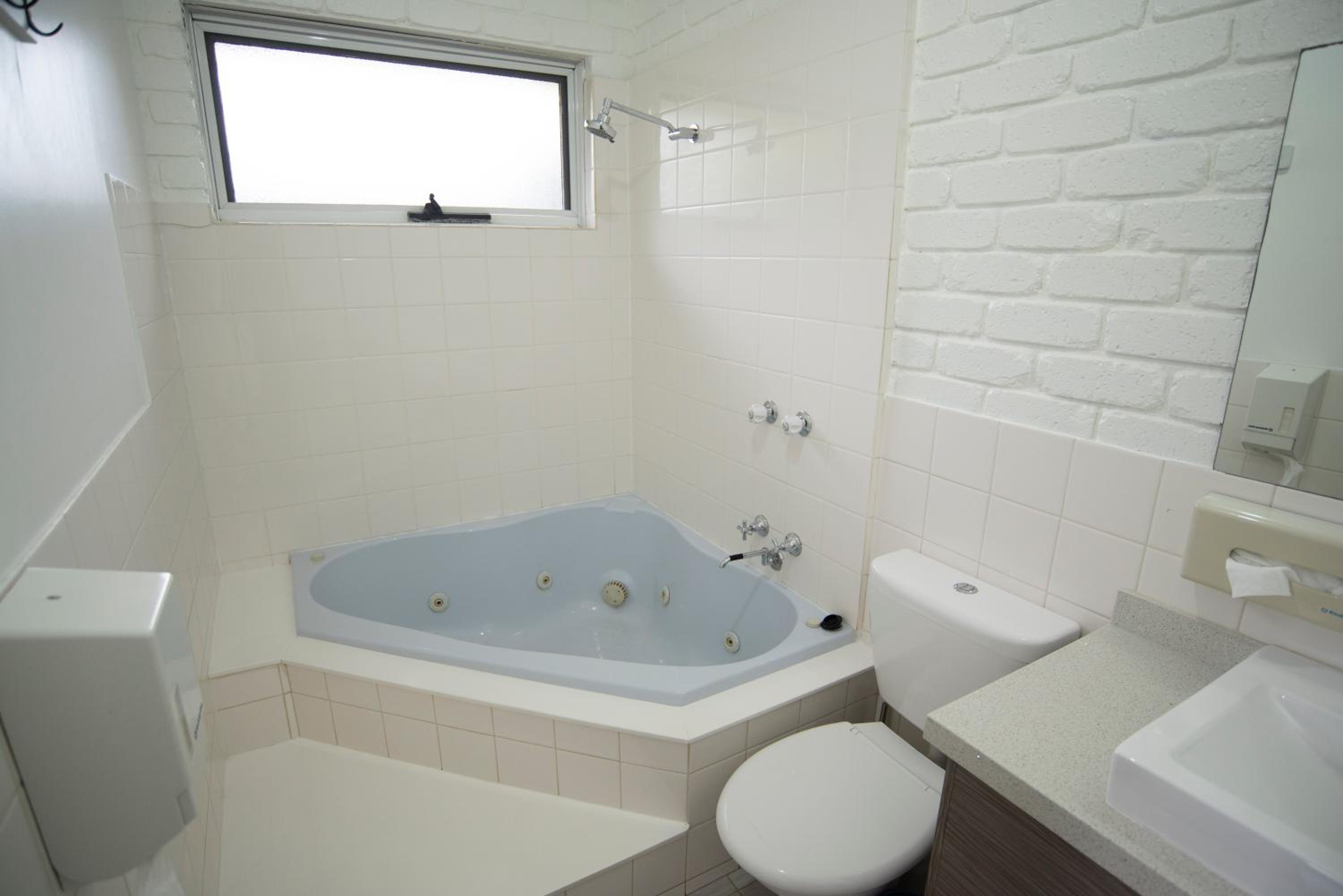 Two-Bedroom Apartment - Photo 7