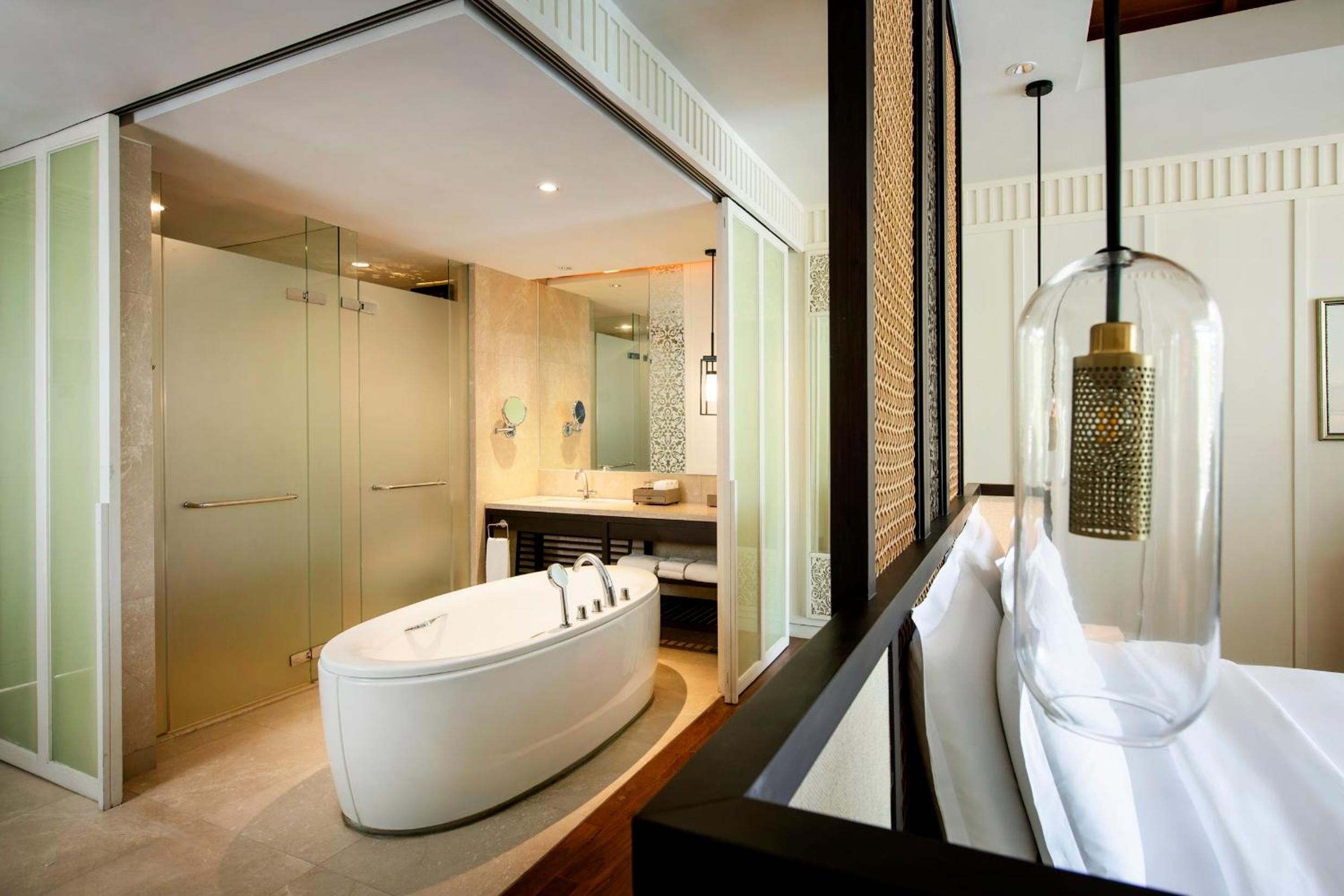 King Suite with Private Garden - Photo 2