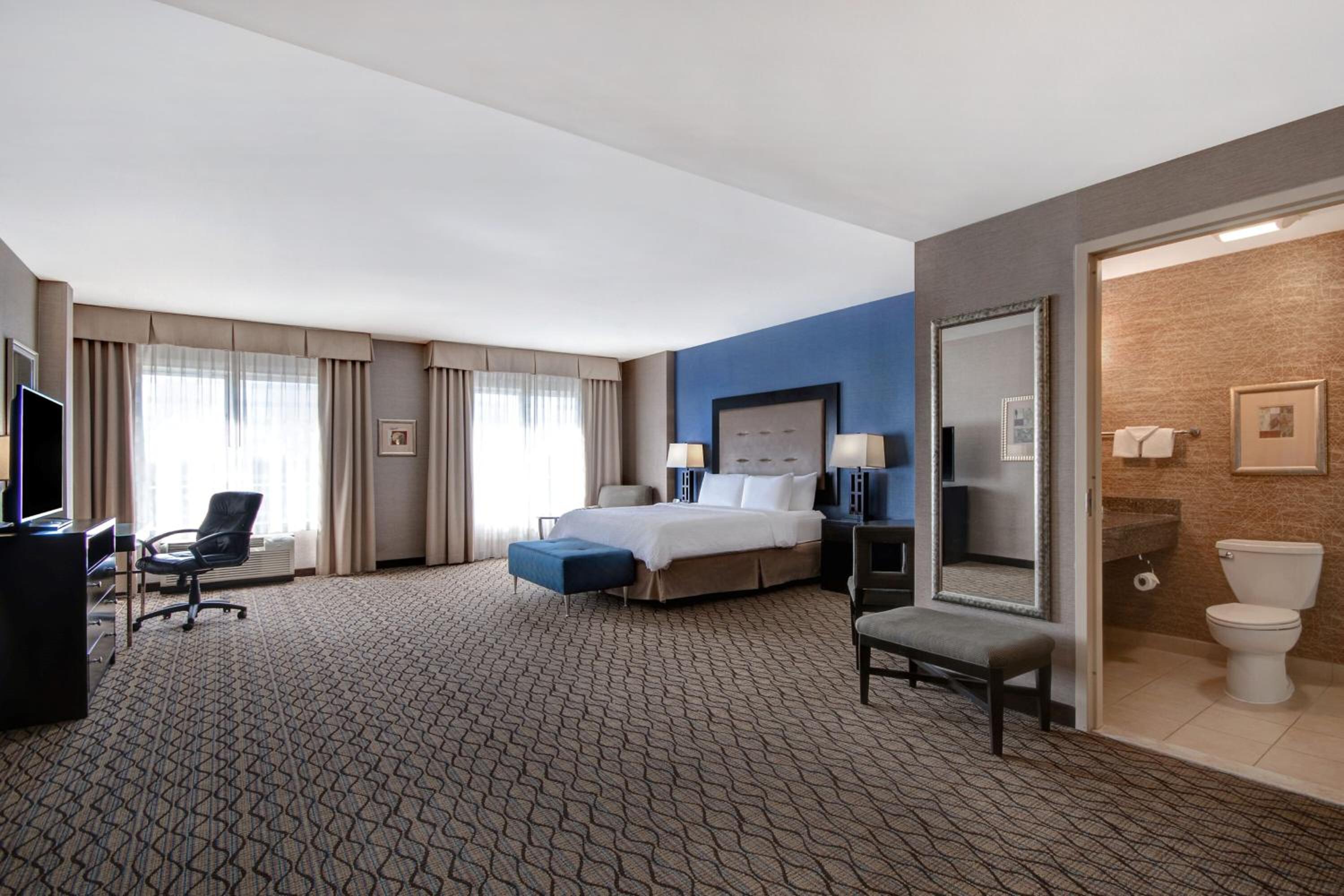 Standard King Room - Photo 2