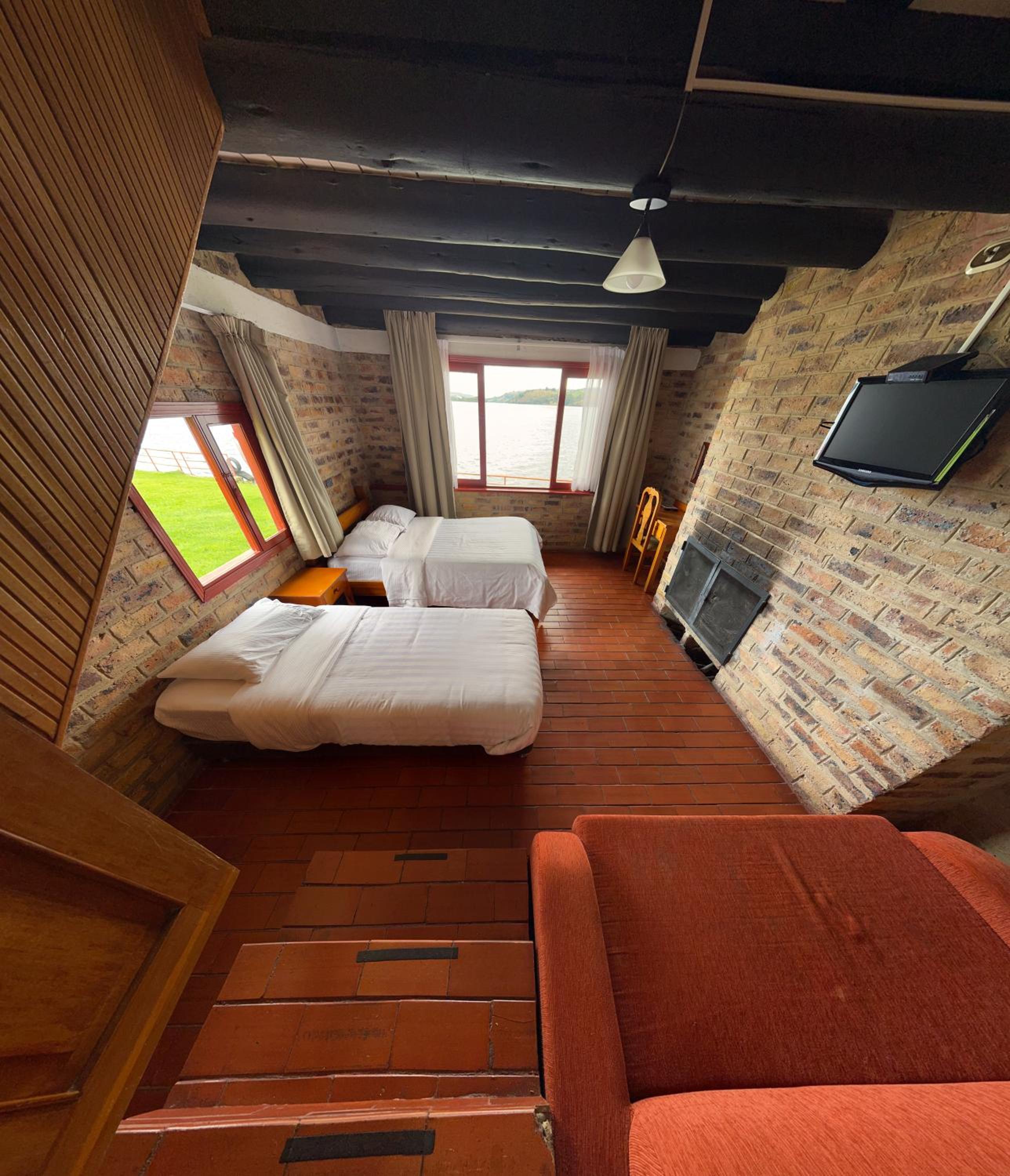 Family Room with Balcony photo 1