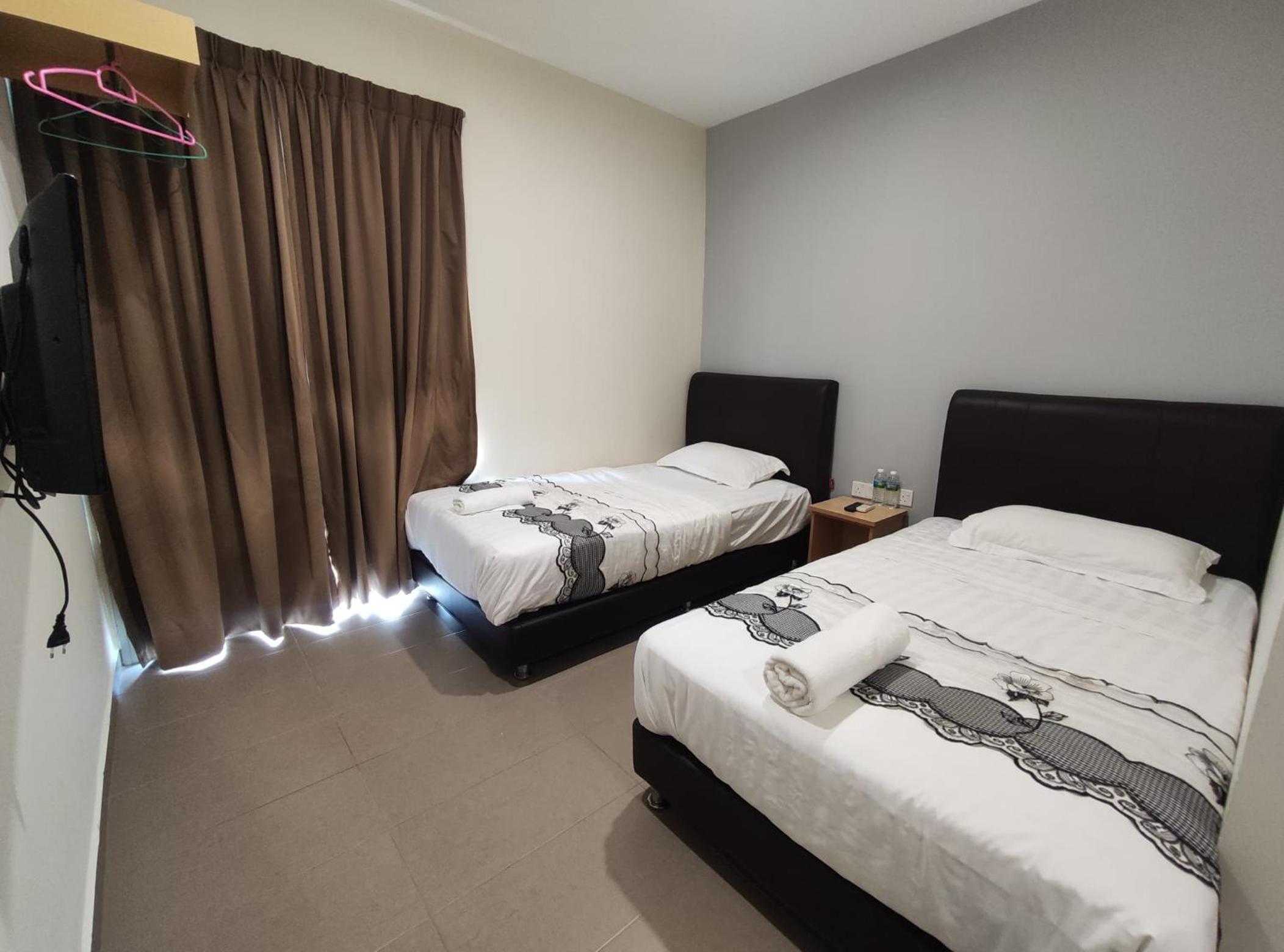 Deluxe Twin Room - Photo 2