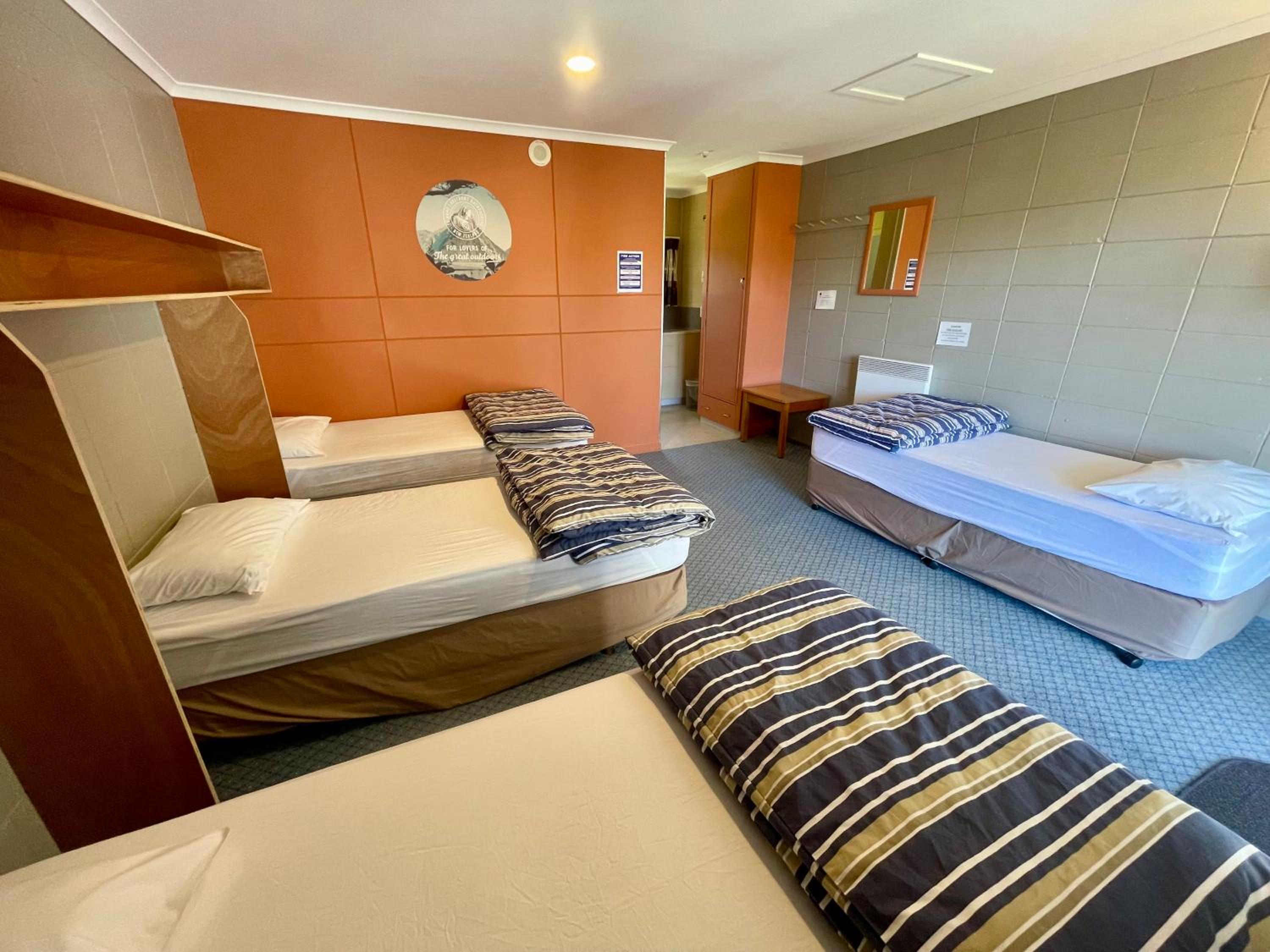 Single Bed in 4 Bed Mixed Dormitory Room Ensuite photo 2