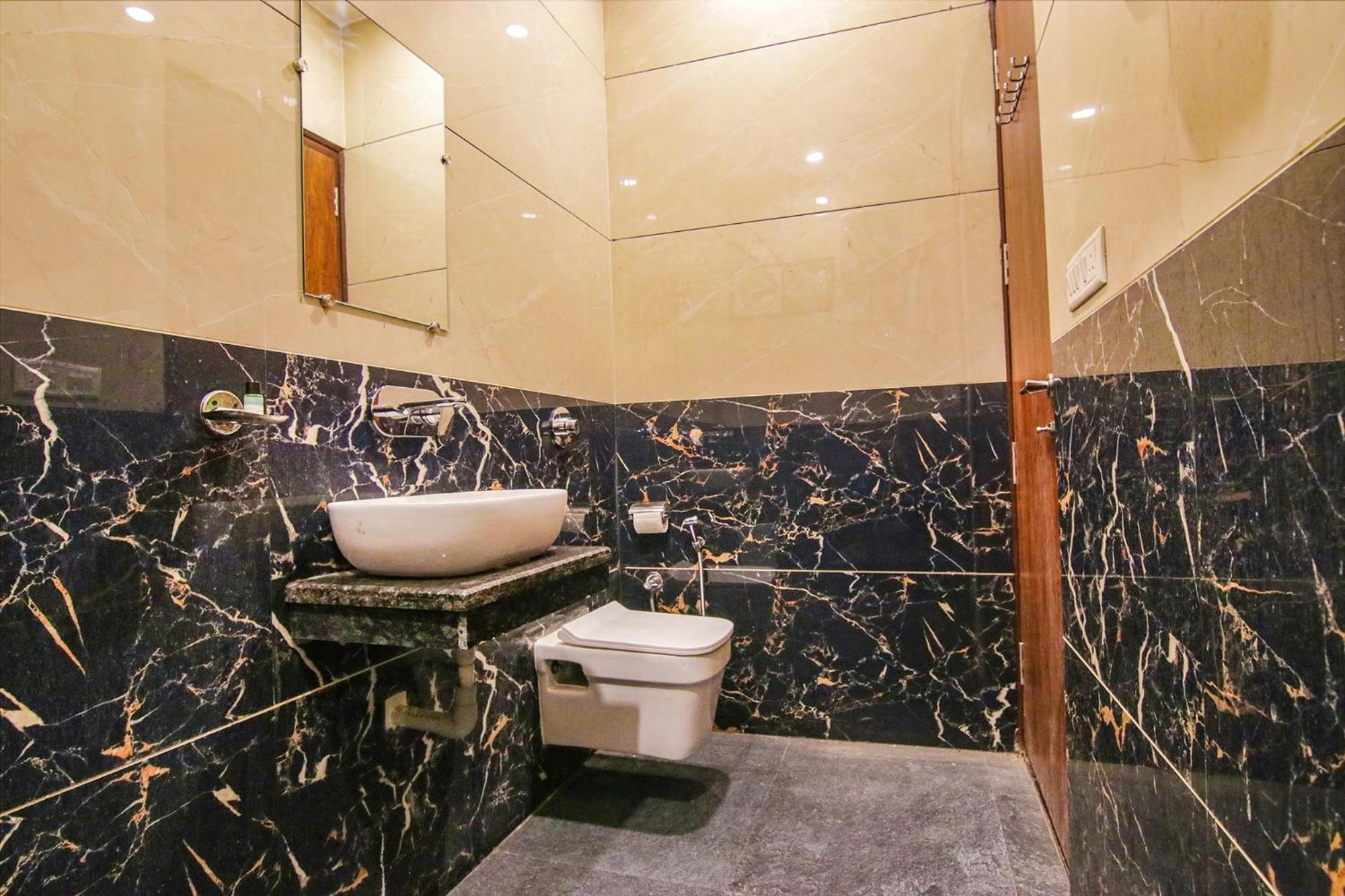 Deluxe Room - Photo 2