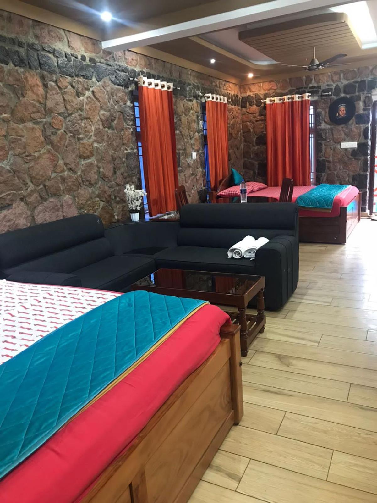 Double or Twin Room with Bathroom photo 1