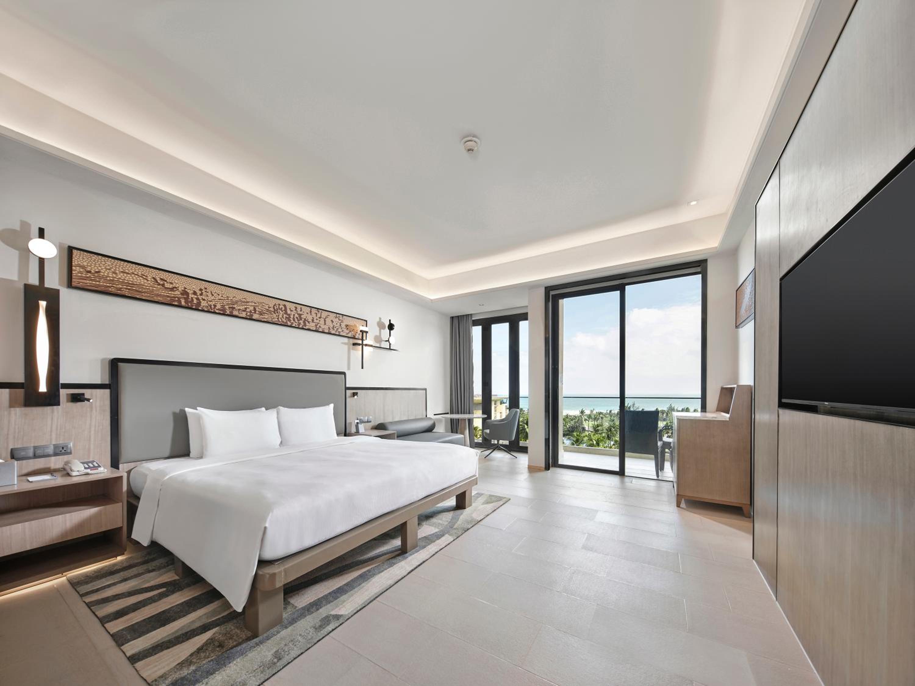 Premier Ocean View Room with King Bed - Photo 1
