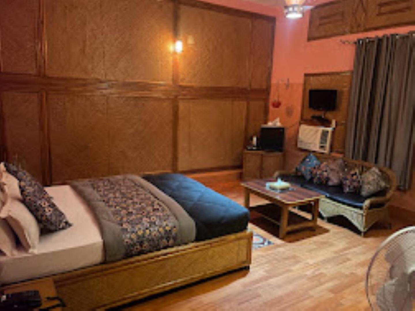 Deluxe Single Room