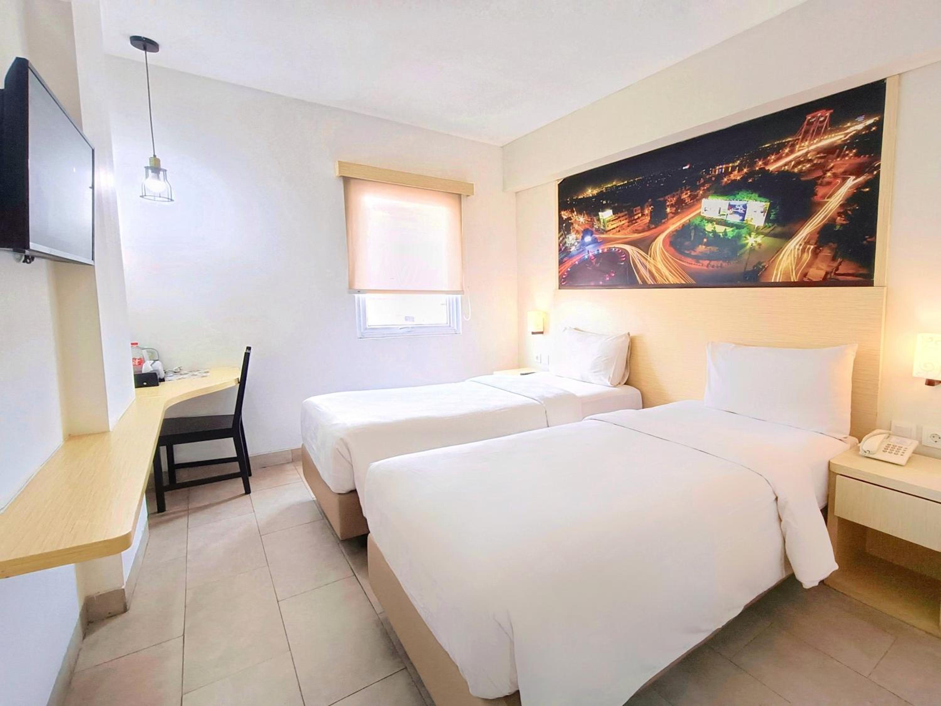 Deluxe Twin Room - Photo 2