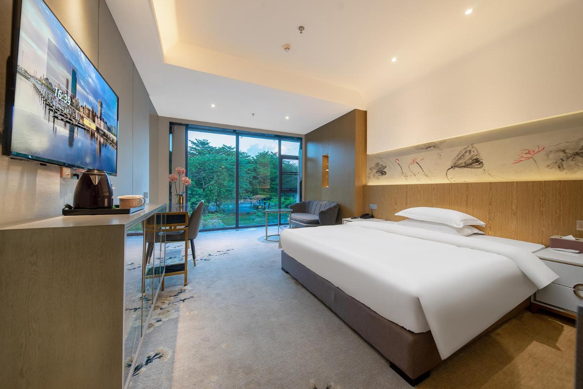 Deluxe Queen Room