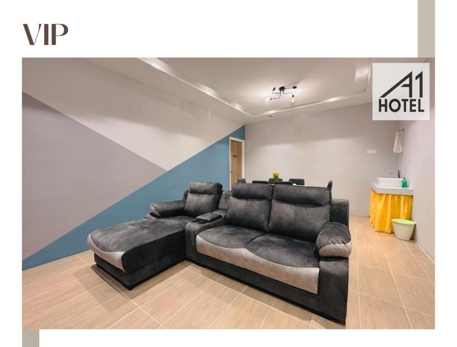 Two-Bedroom Suite - Photo 3