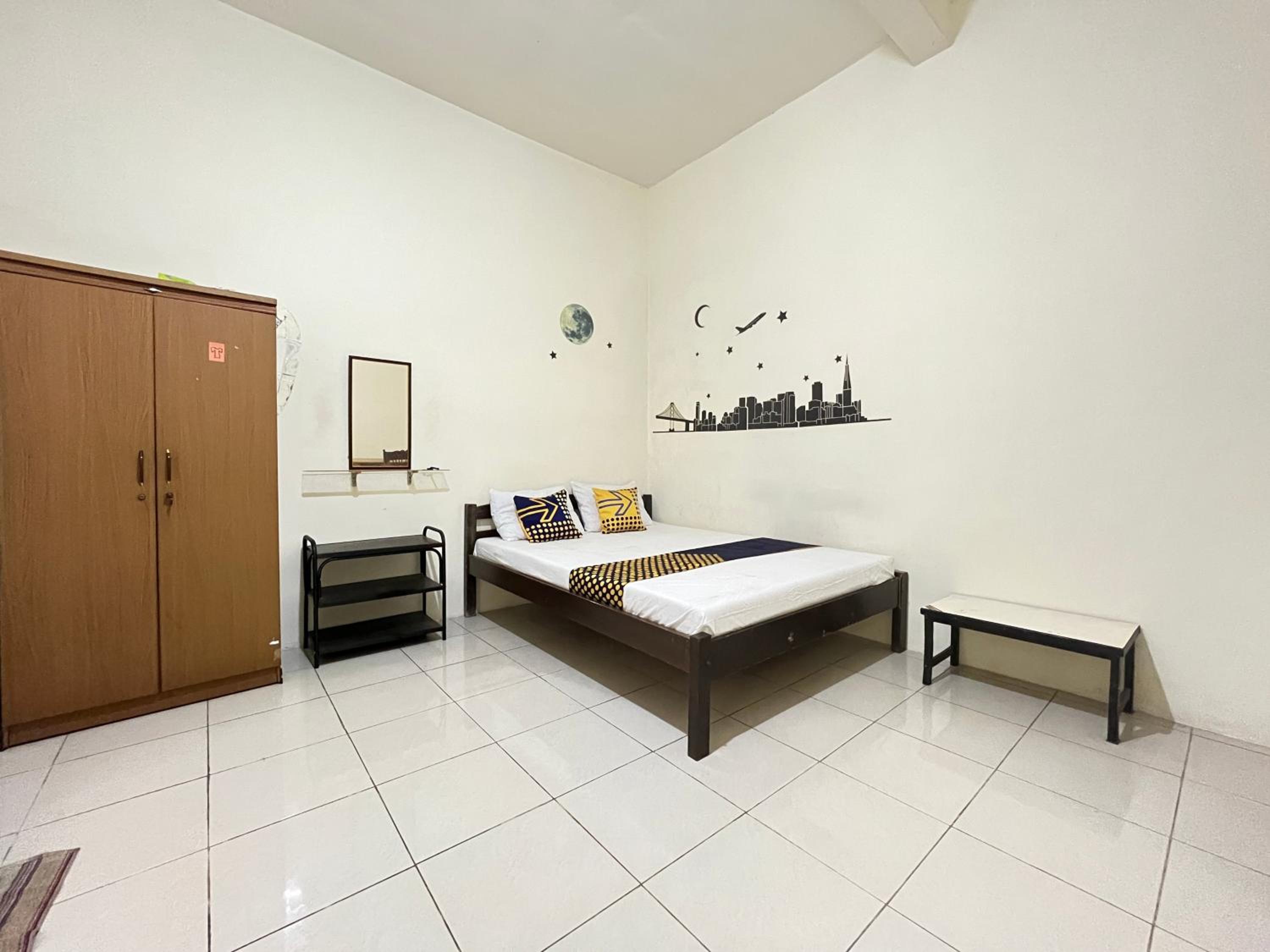 Budget Double Room photo 1