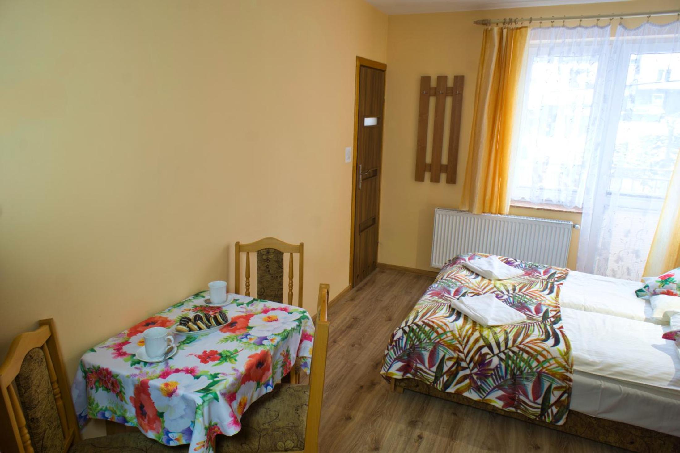 Triple Room with Private Bathroom photo 2