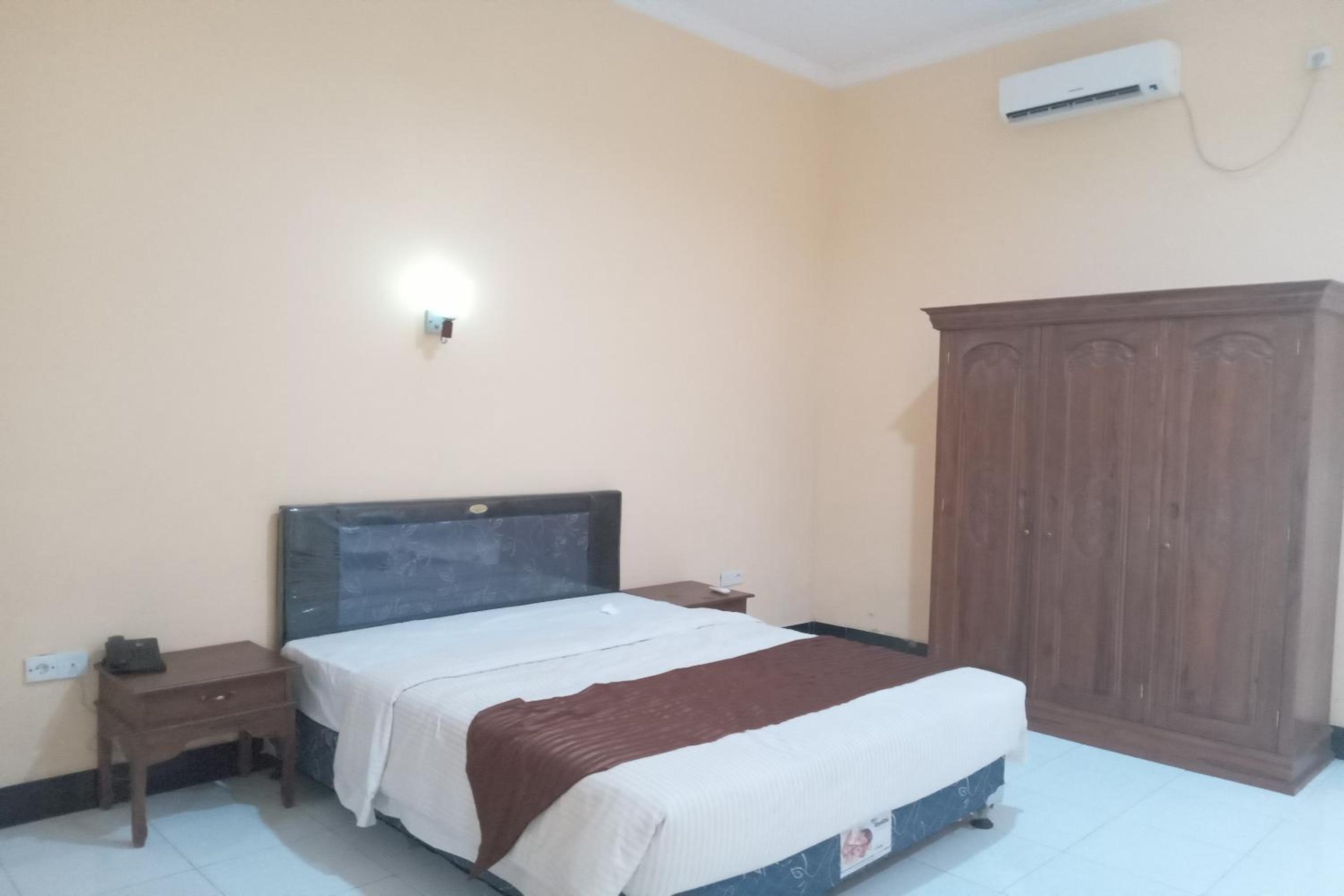 Deluxe King Room photo 3