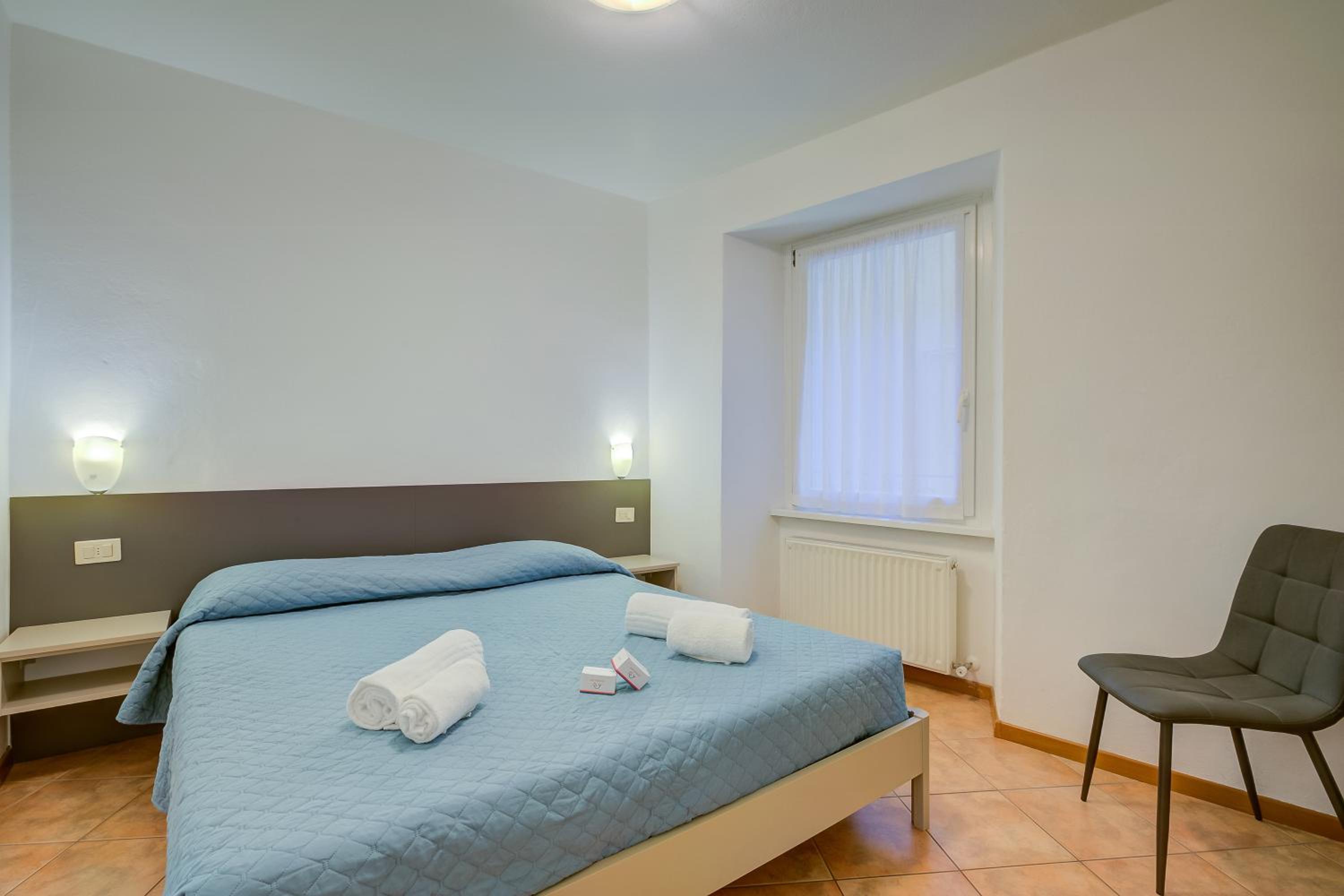 One Bedroom Apartment with Balcony 2 photo 1