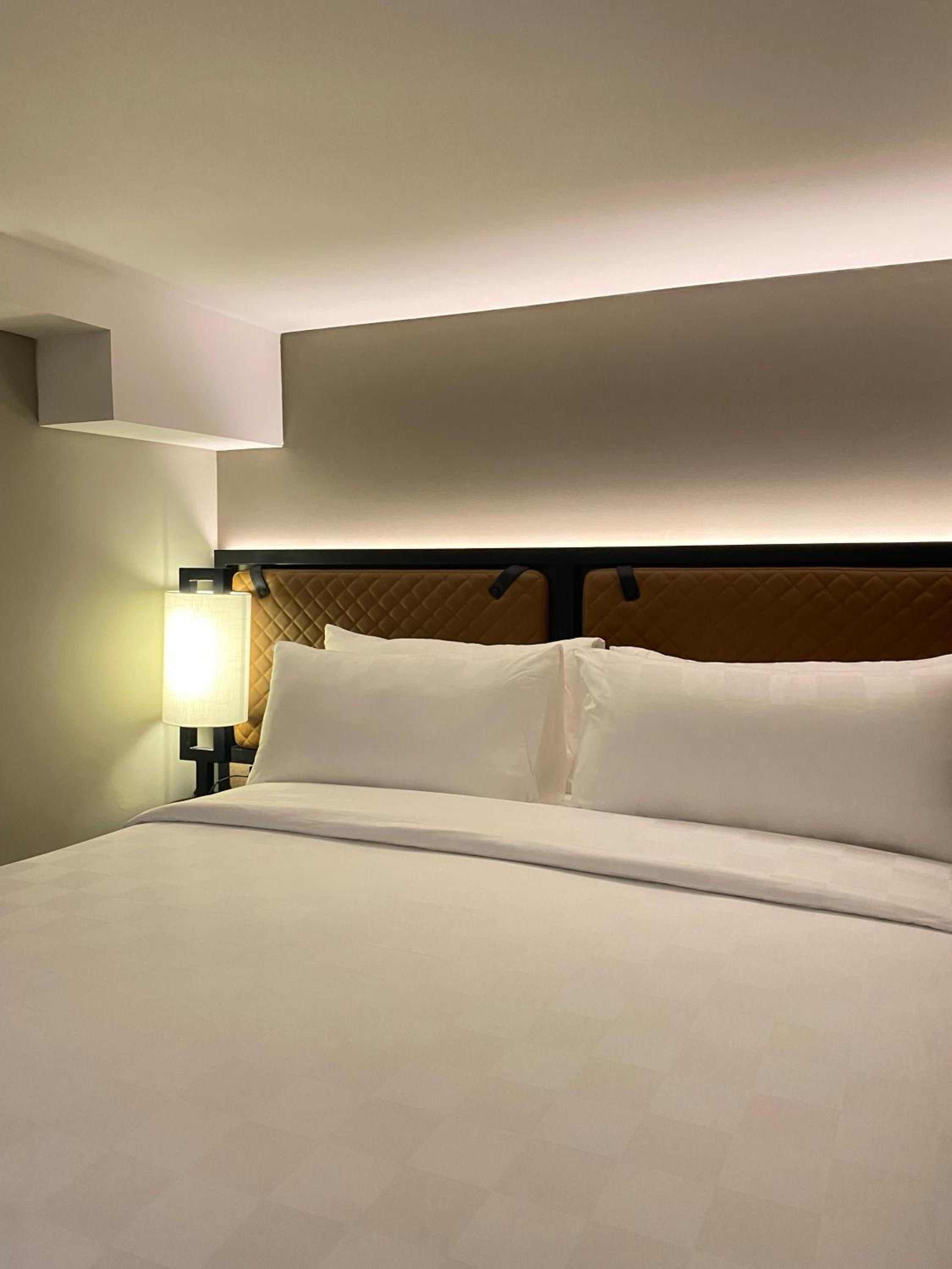 Superior King Room - Photo 3