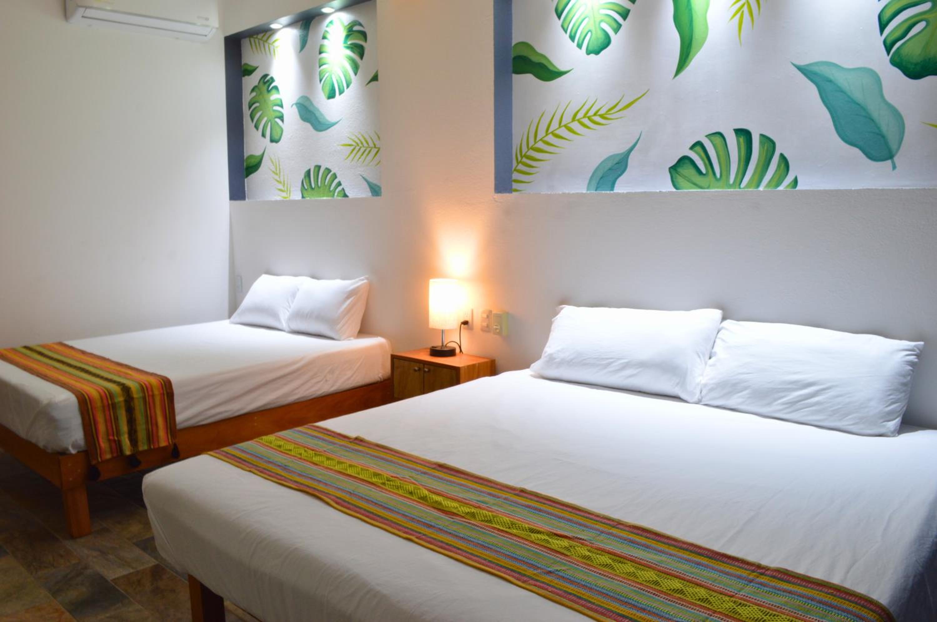Twin Room - Photo 12