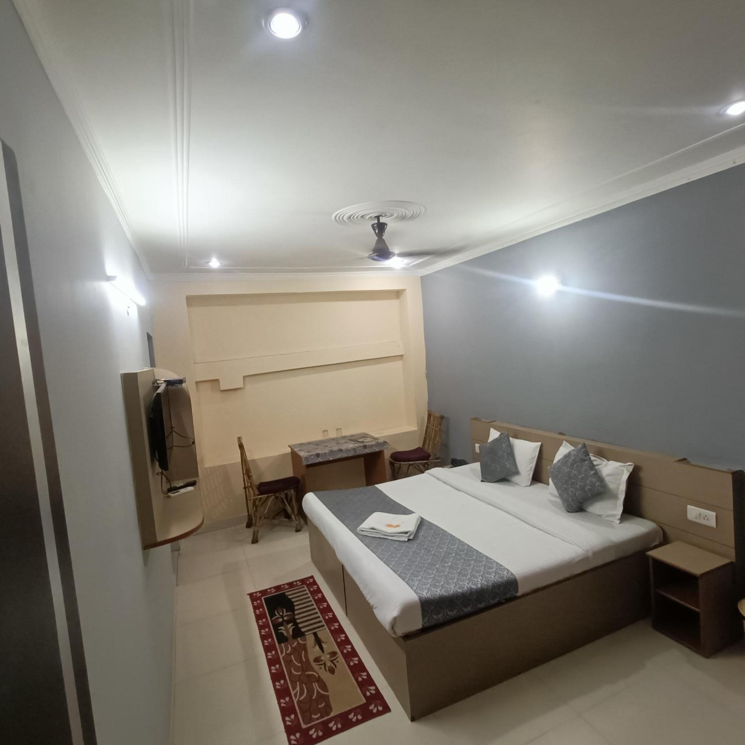 Deluxe Double Room photo 2