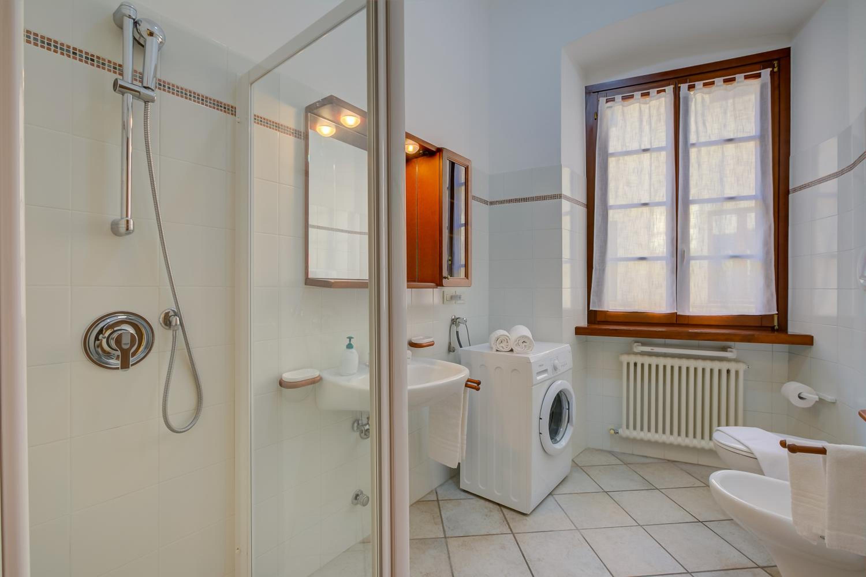 Superior One Bedroom Apartment photo 2