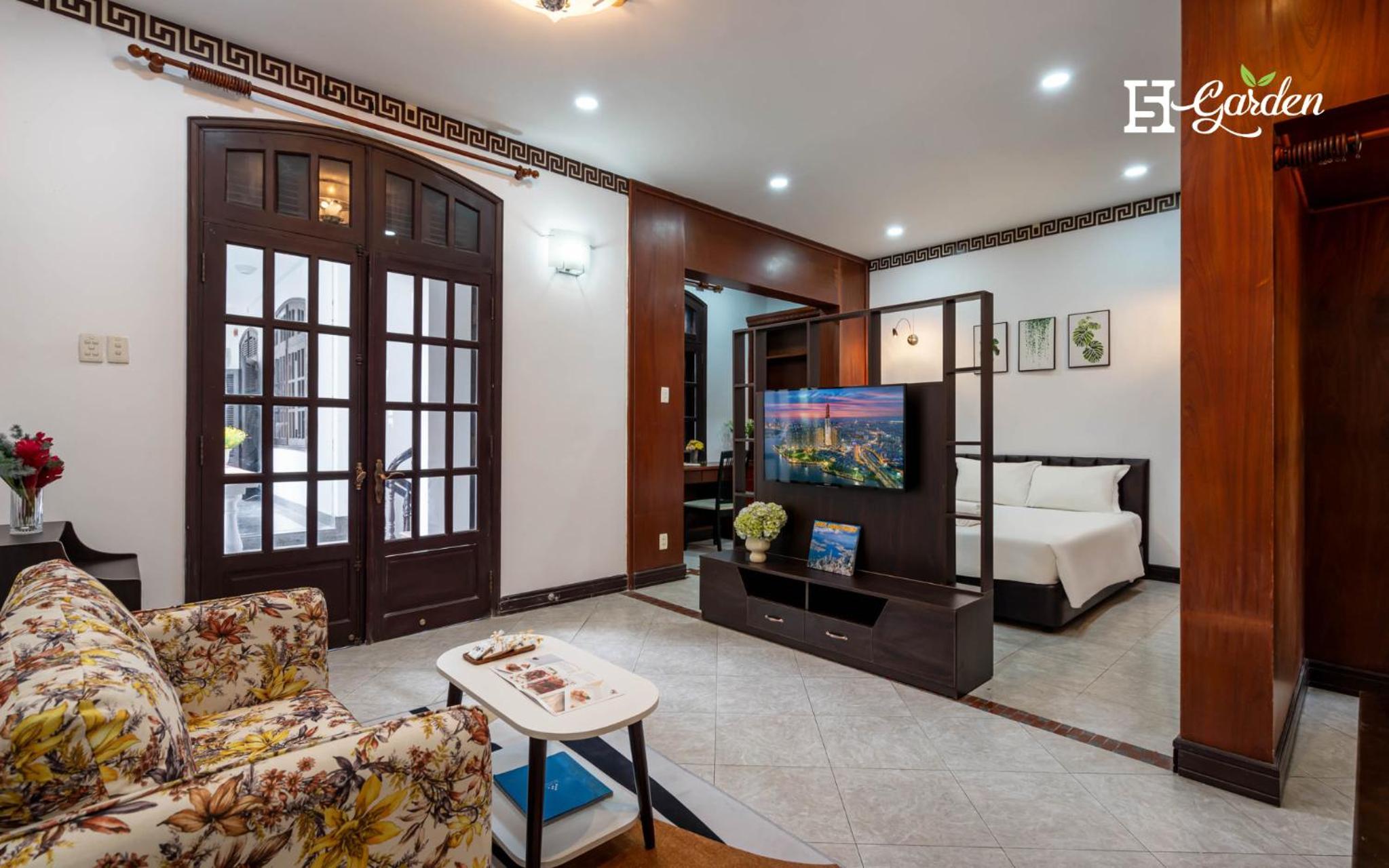 Studio Apartment