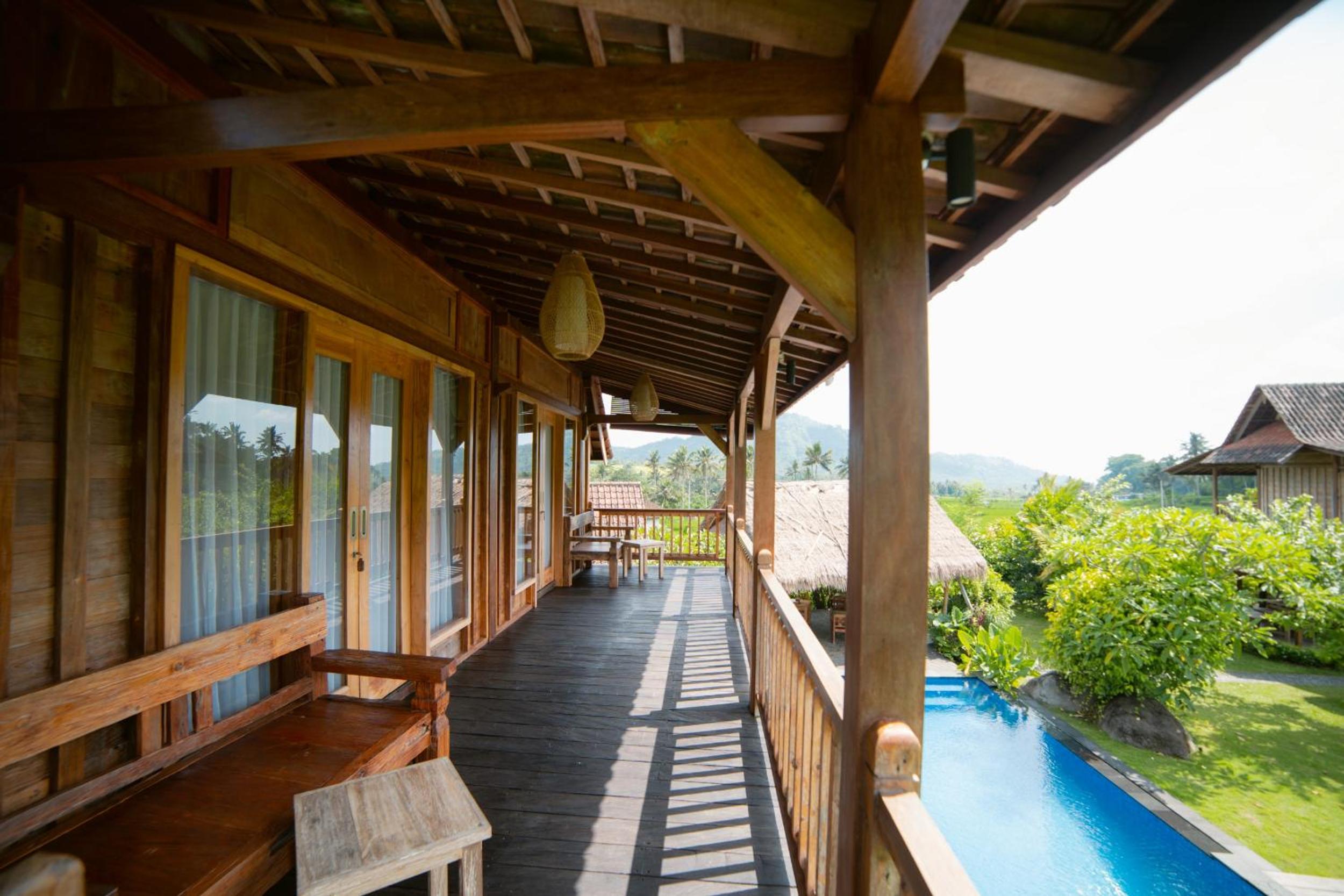 Double Room with Pool View - Photo 12