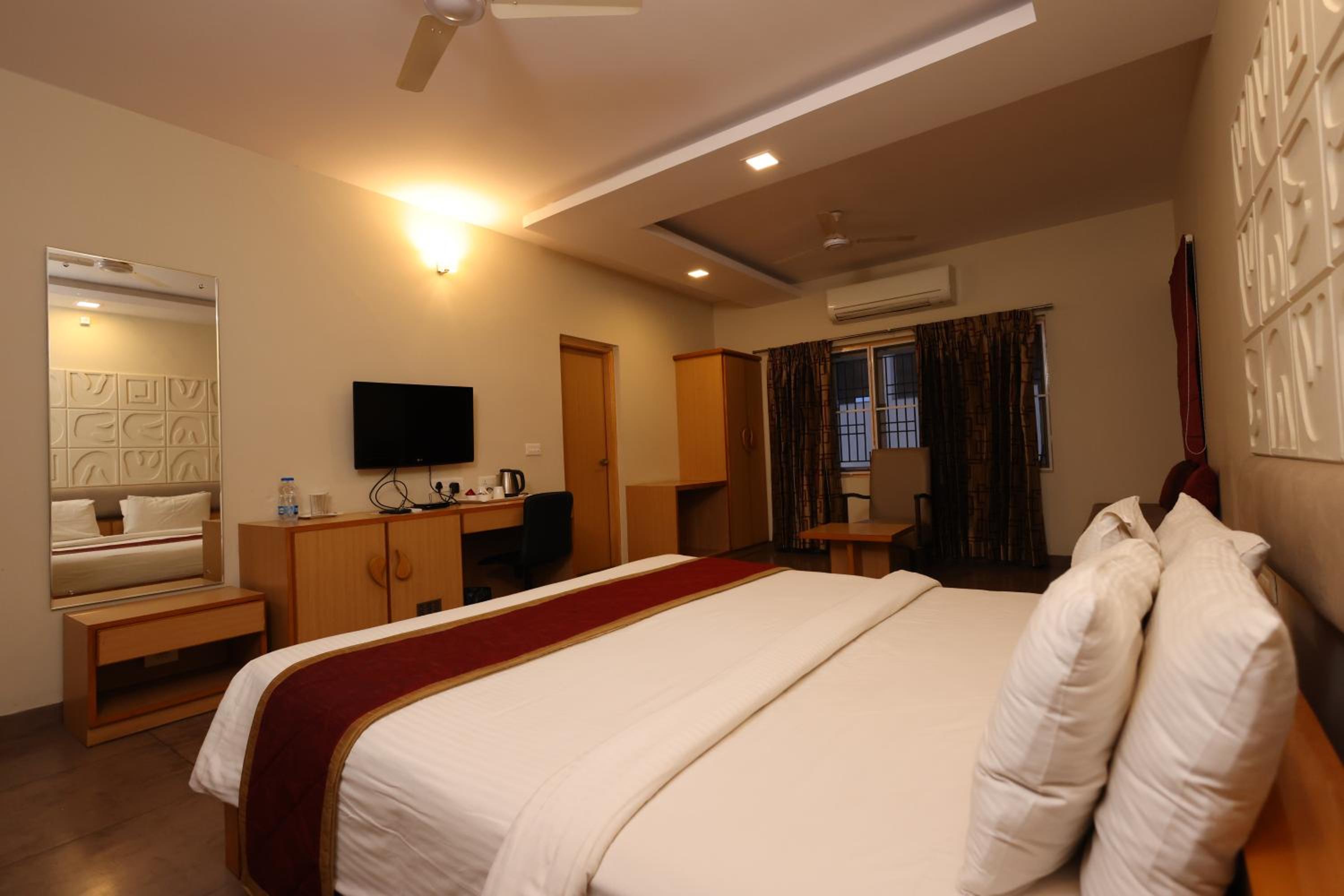 Deluxe Double Room - Photo 10
