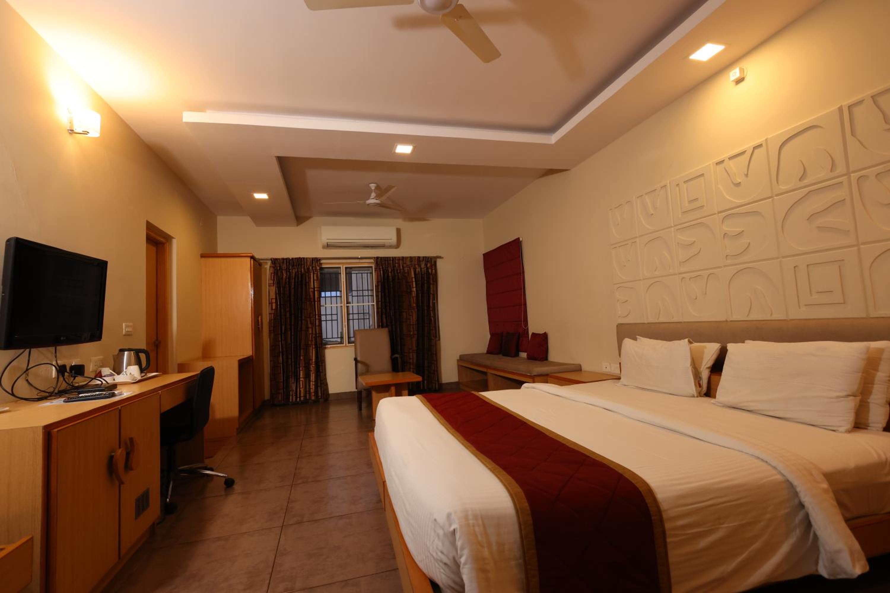 Deluxe Double Room - Photo 8