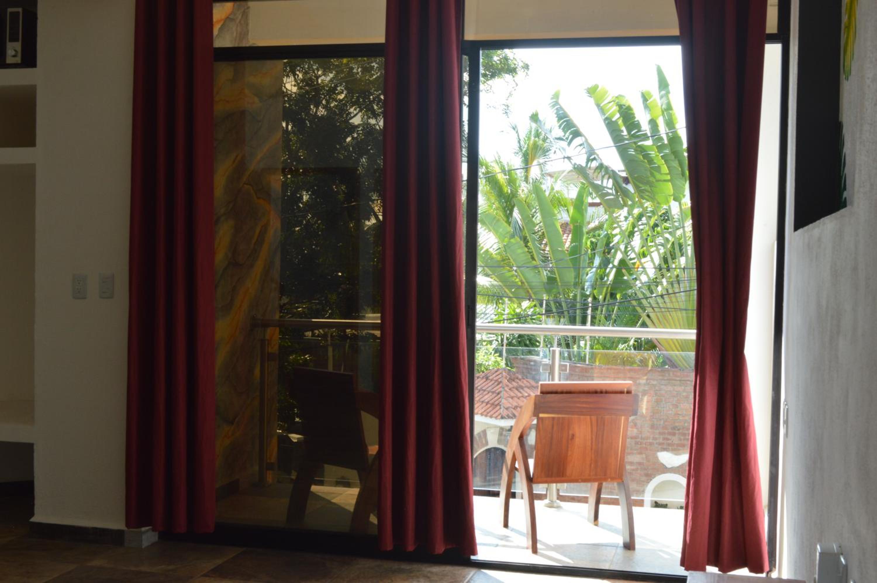 Twin Room with Balcony - Photo 2