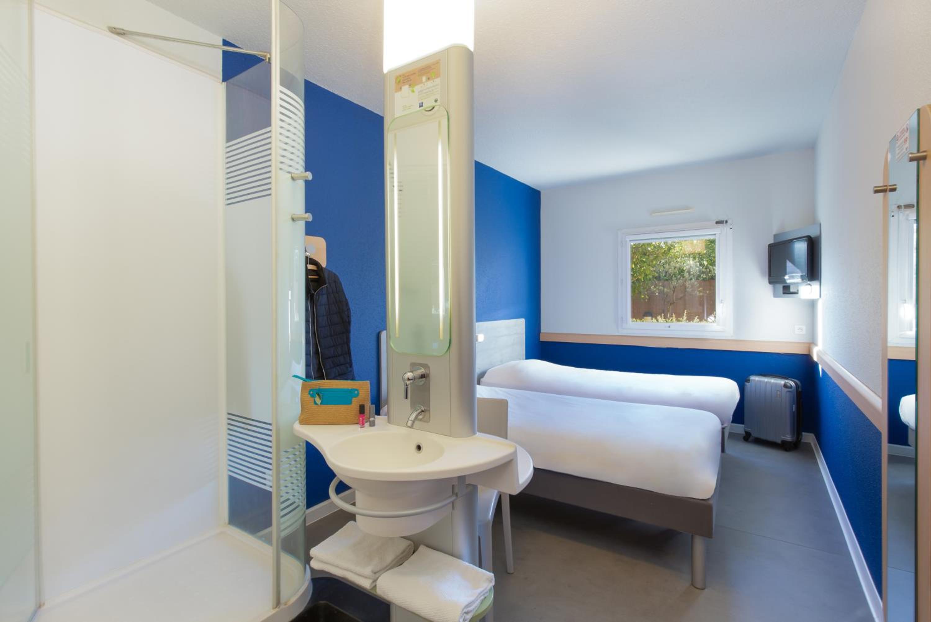 Twin Room - Photo 4