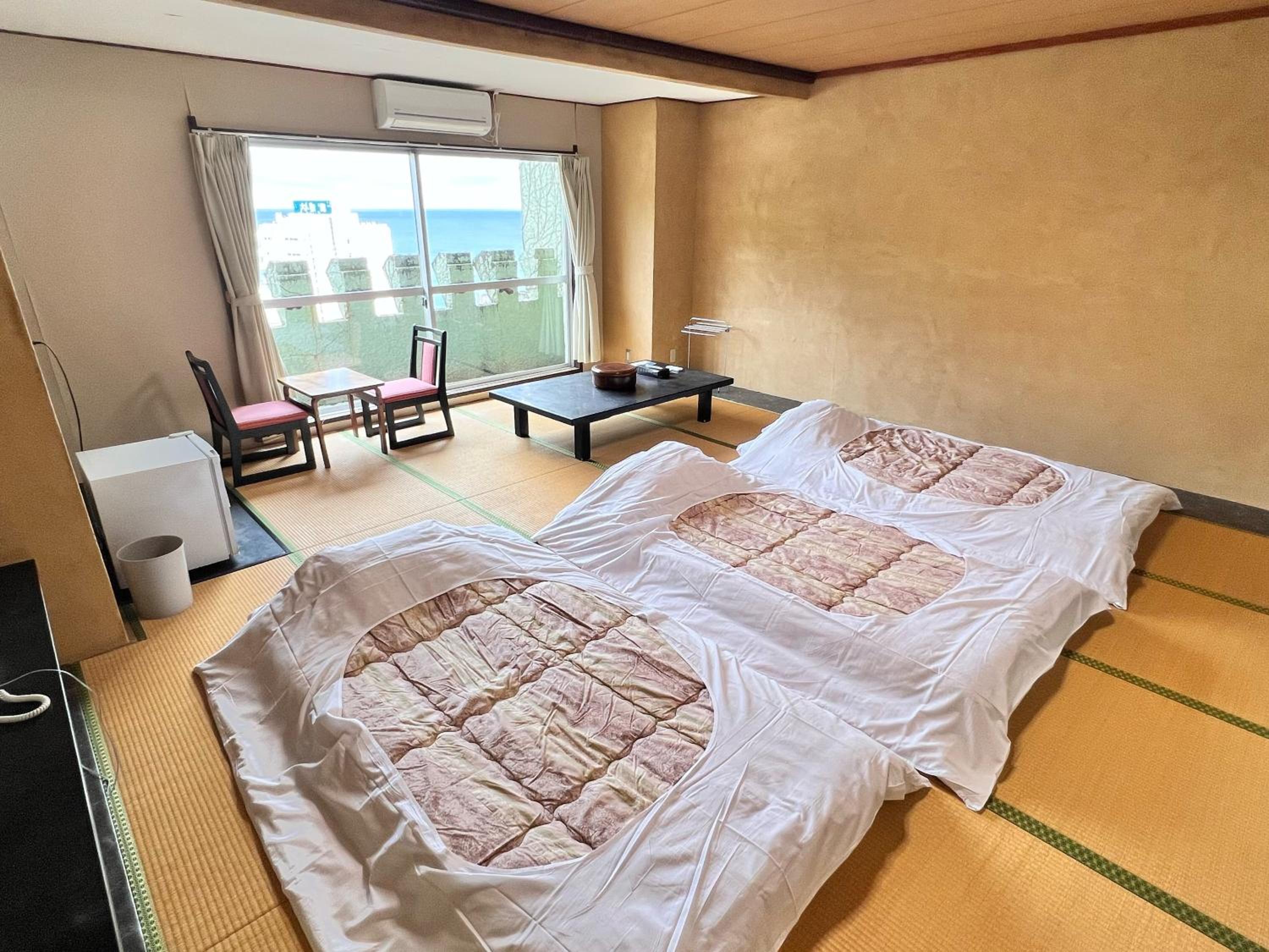 Quadruple Room With Shared Bathroom