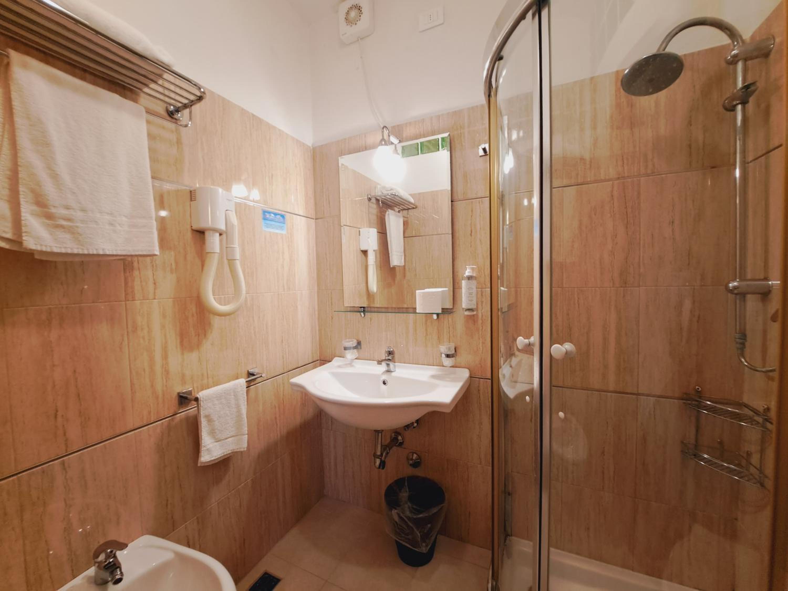 Classic Triple Room photo 3