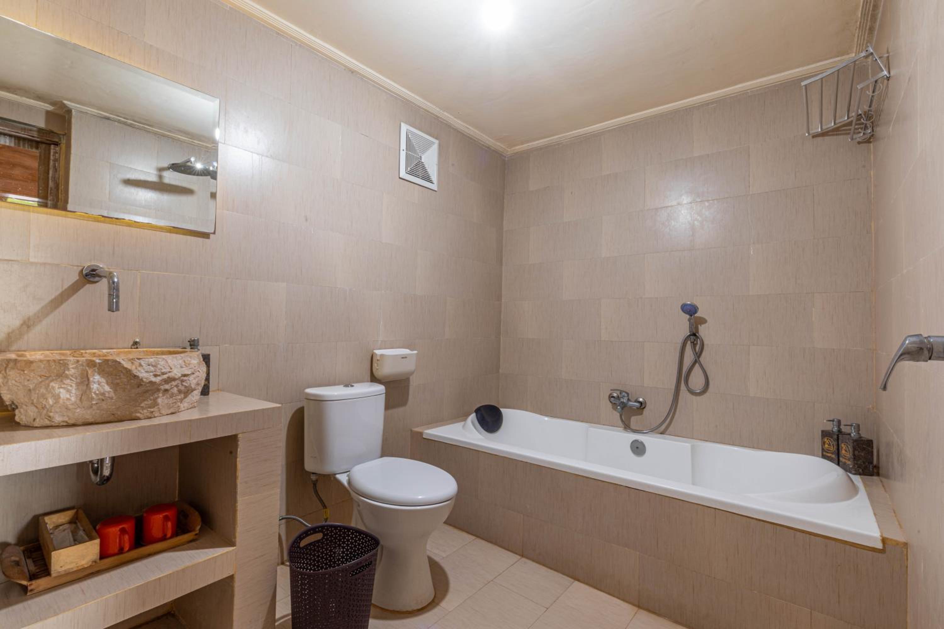 One-Bedroom Villa - Photo 23