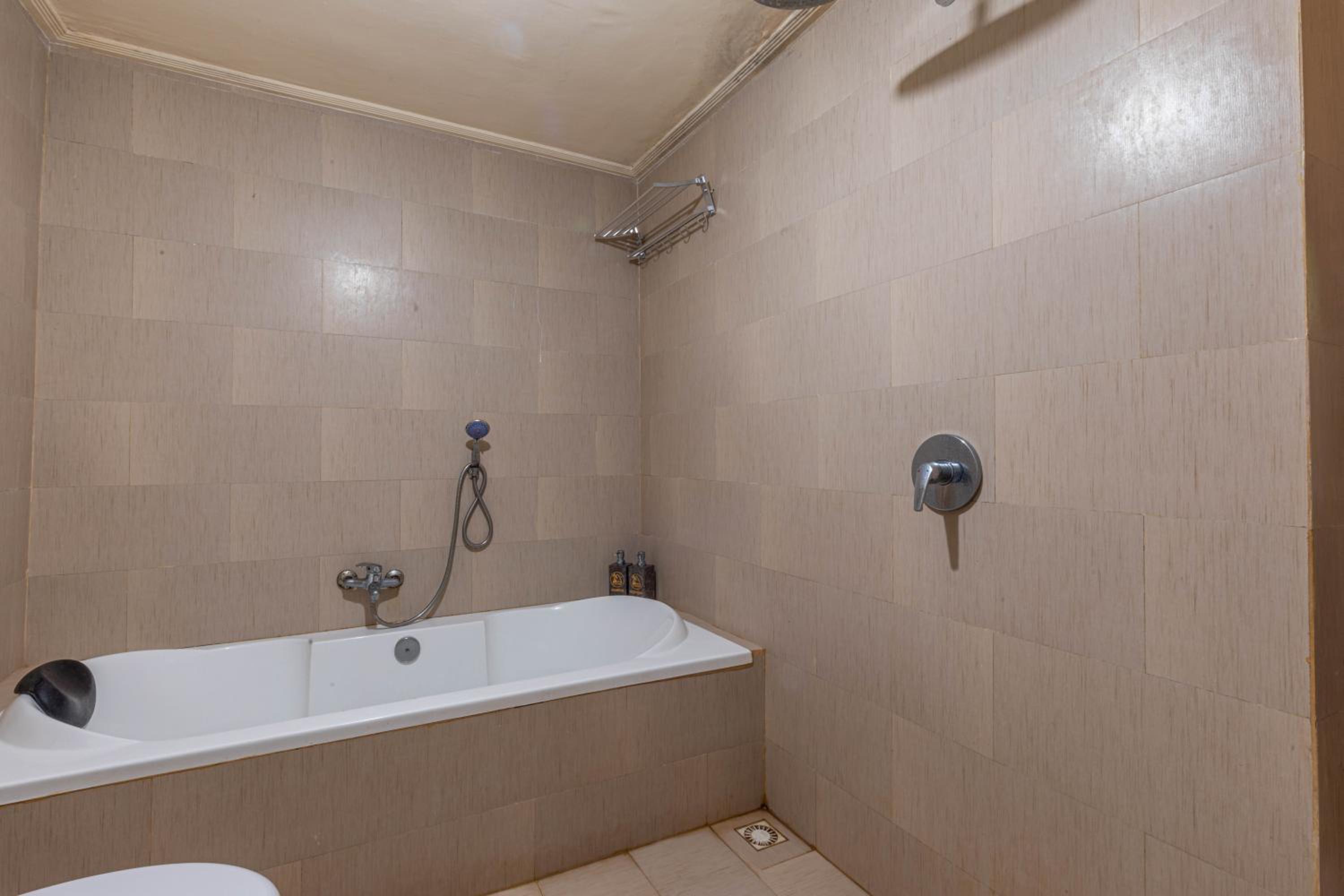 One-Bedroom Villa - Photo 25