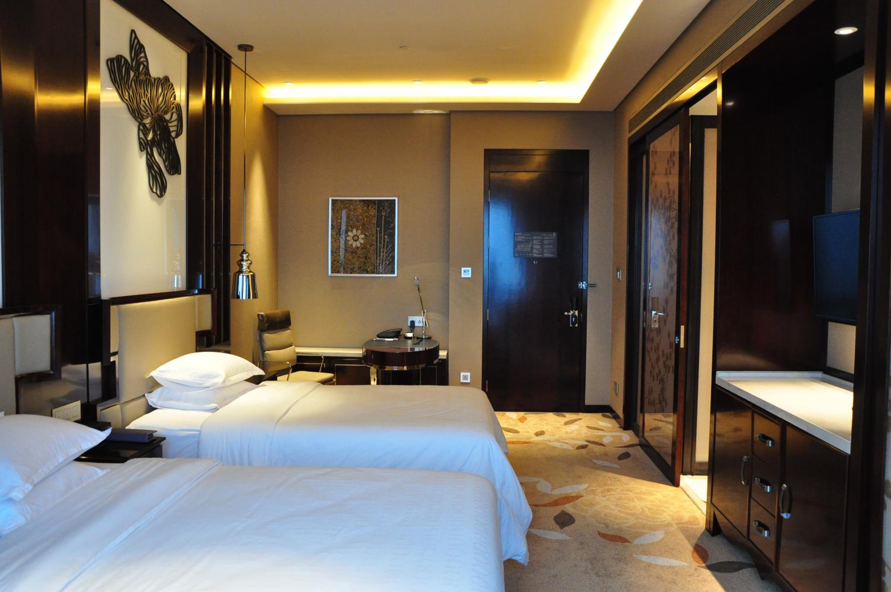 Club Twin Room