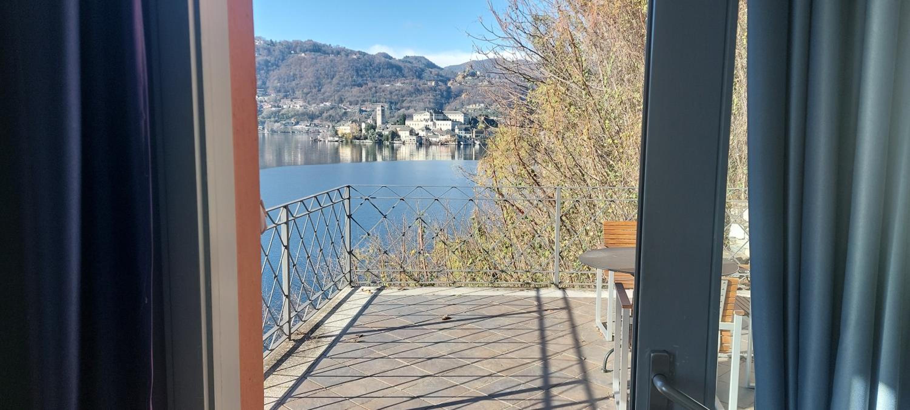Apartment with Lake View - Photo 34