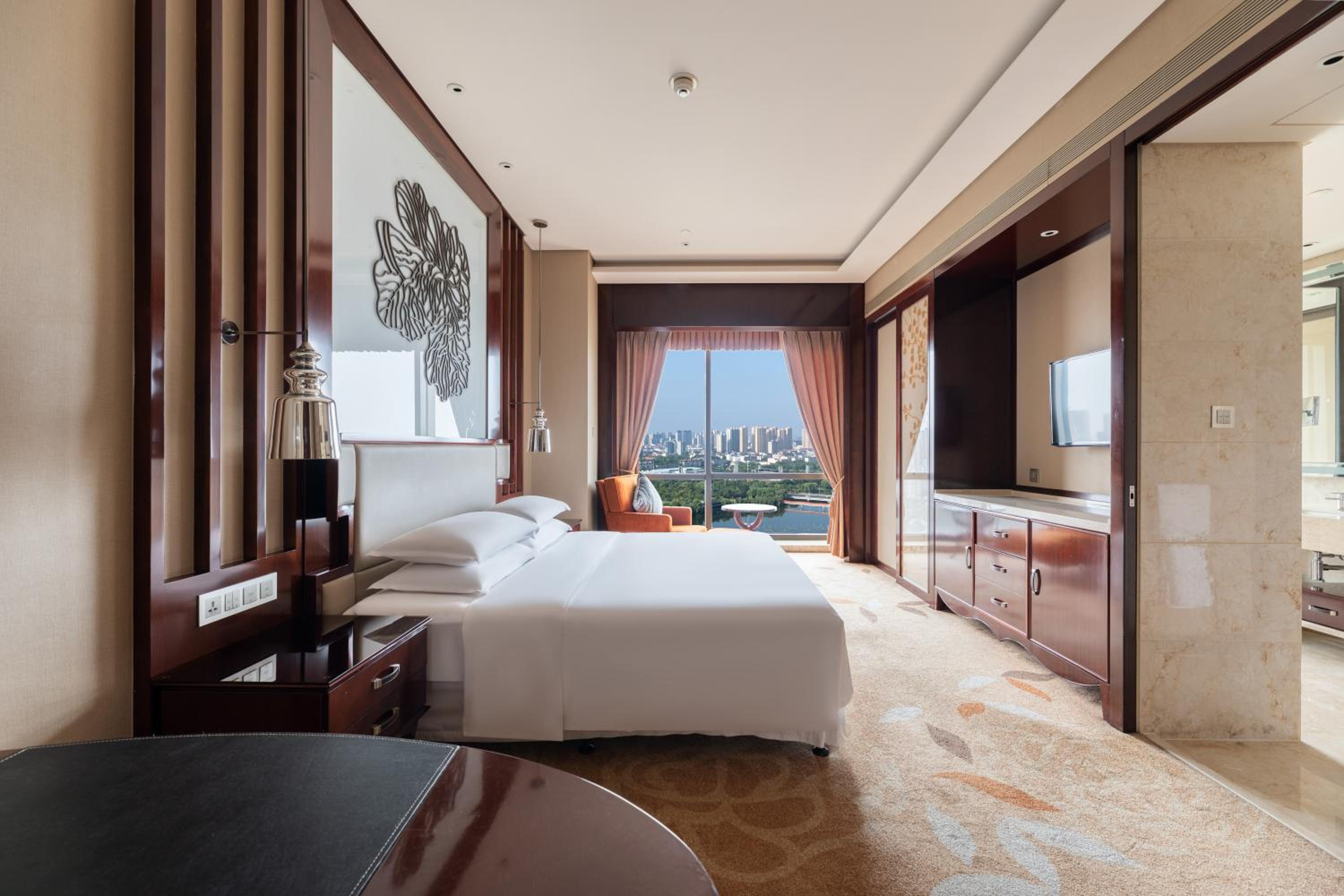 Deluxe Lake View King Room