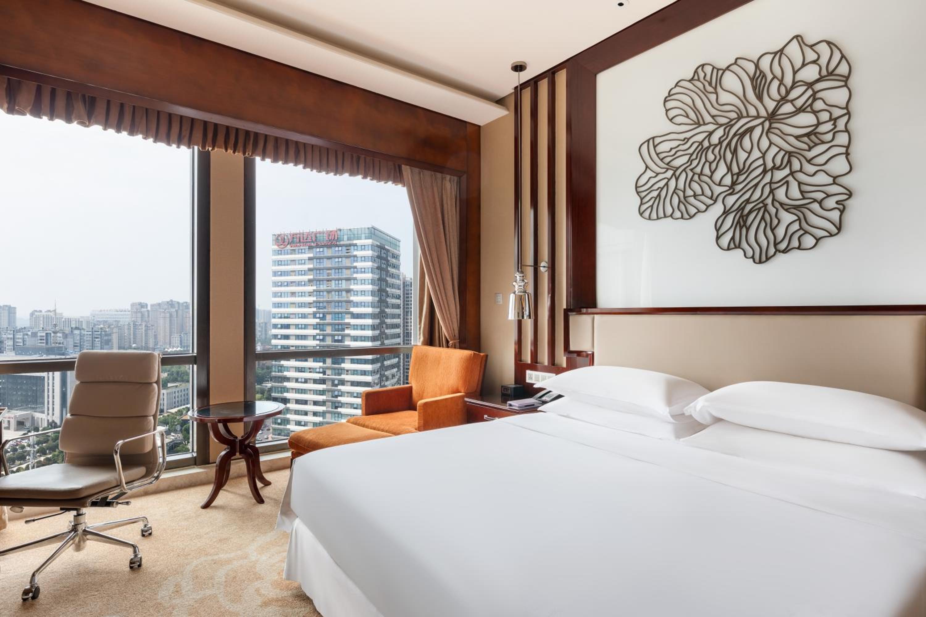 Club Deluxe Suite