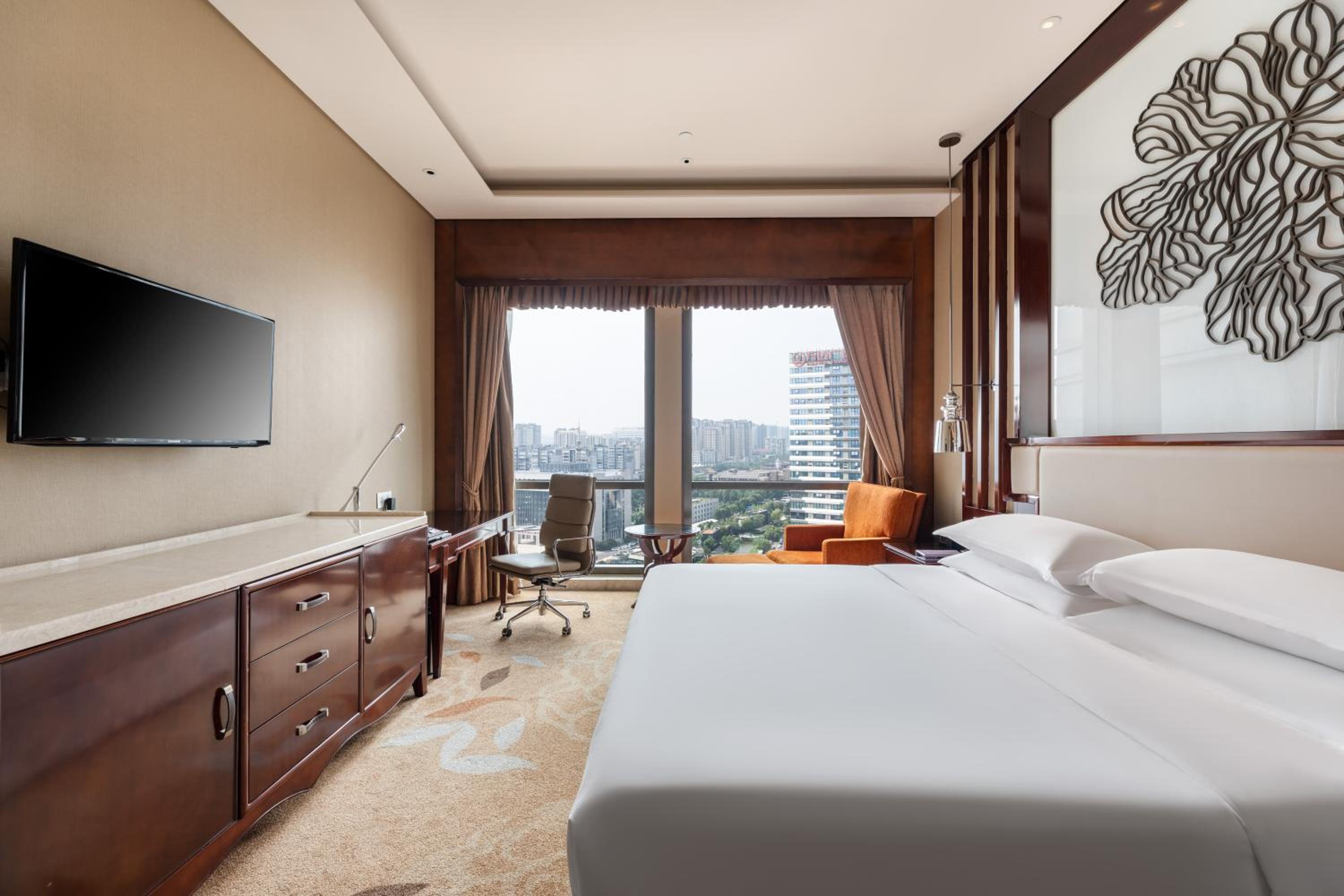 Club Deluxe Suite photo 2