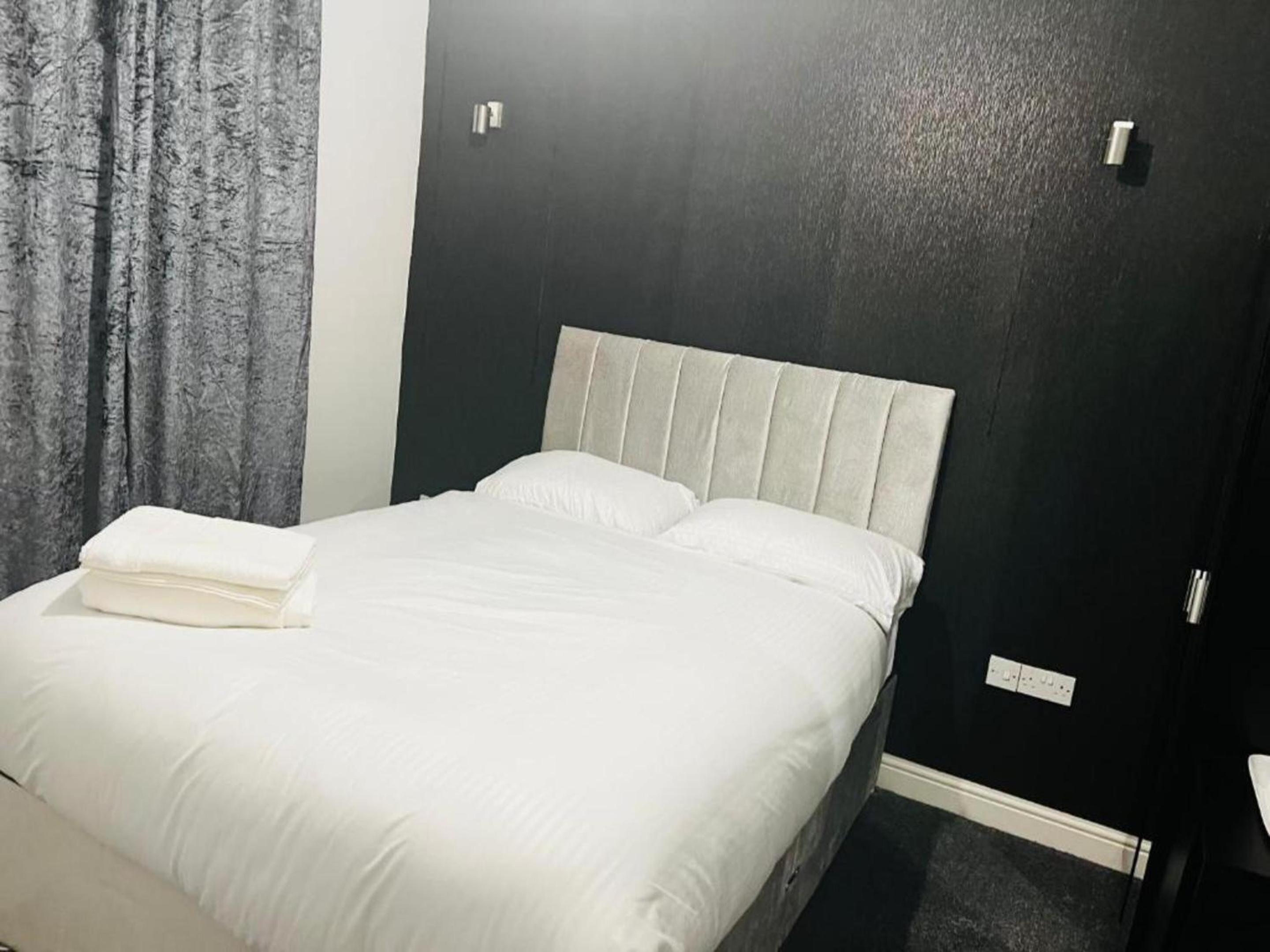 Standard Twin Room With Shared Bathroom