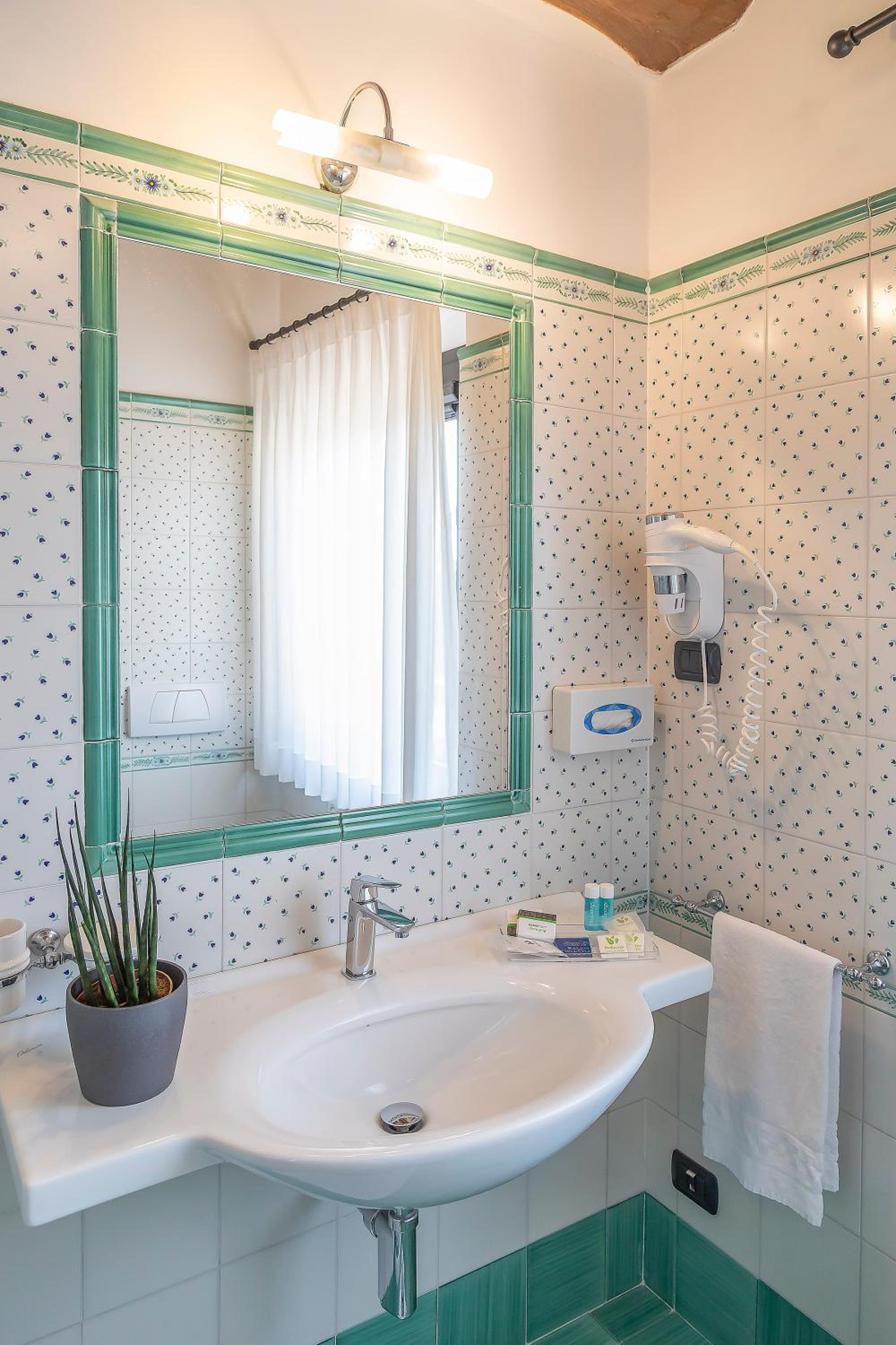 Double Room - Photo 4