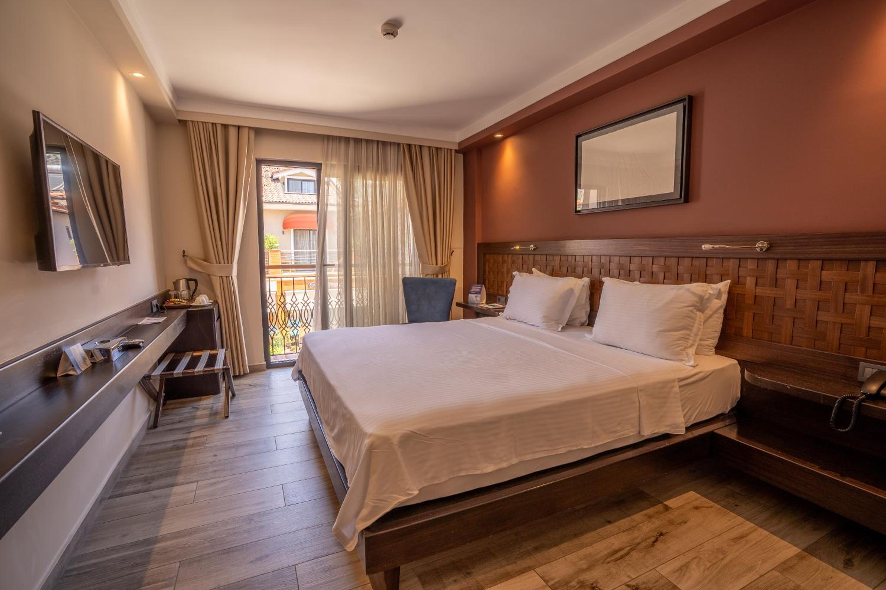 Standard Double Room - Photo 4