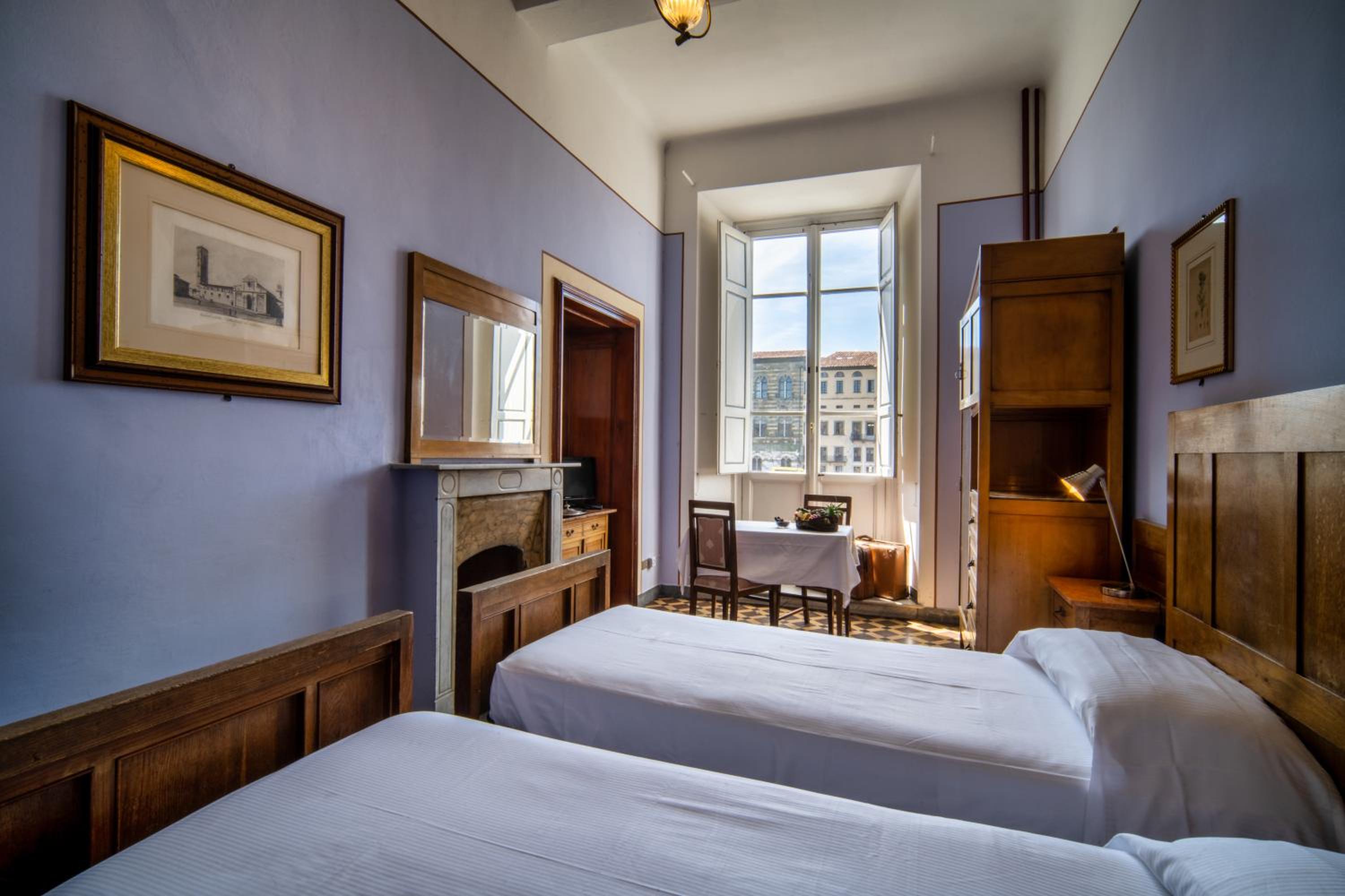 Classic Double or Twin Room with River View - Photo 4