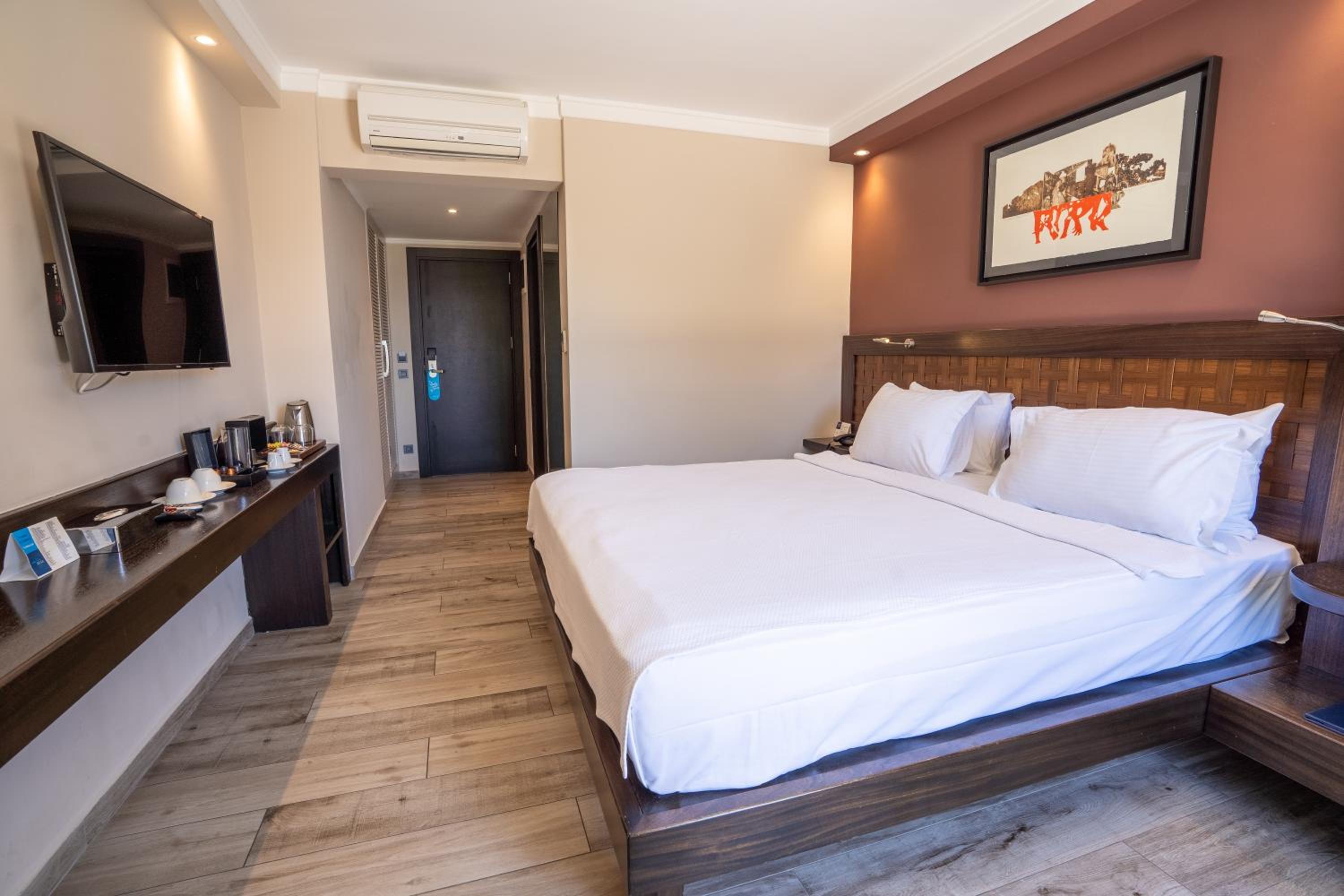 Double Room with Sea View - Photo 2