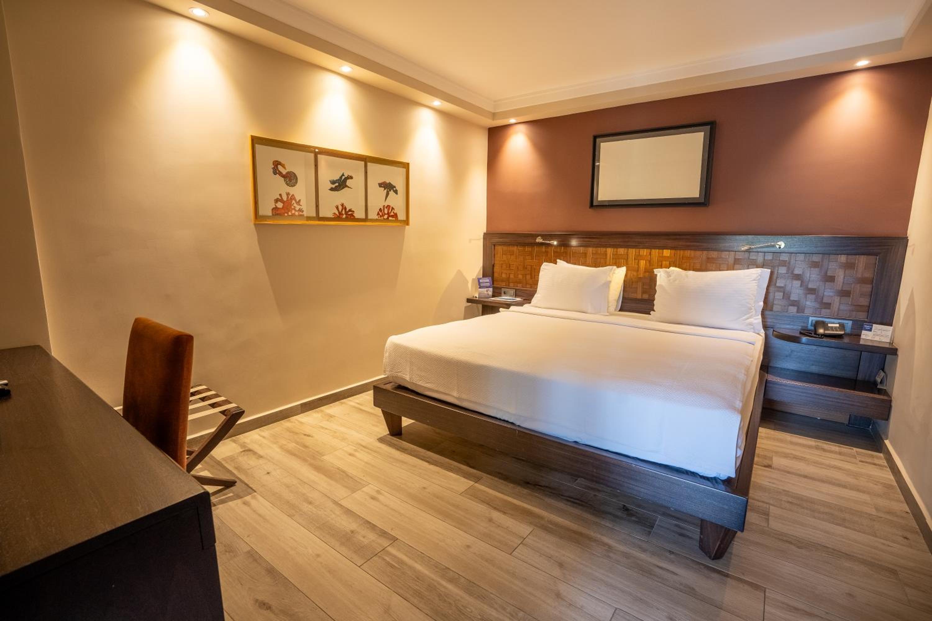 Standard Triple Room with Sea View - Photo 13
