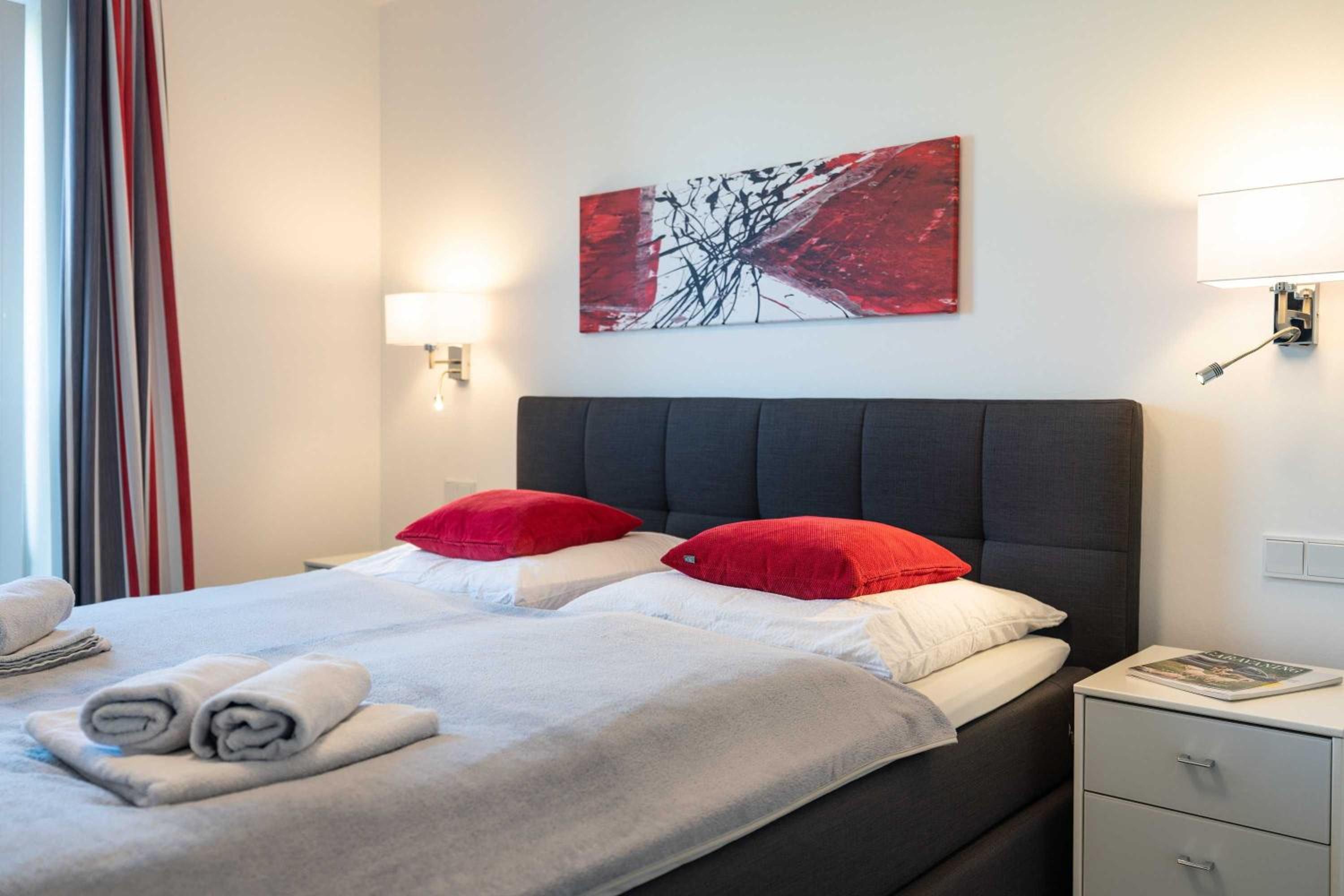 Three-Bedroom Apartment with Terrace photo 2