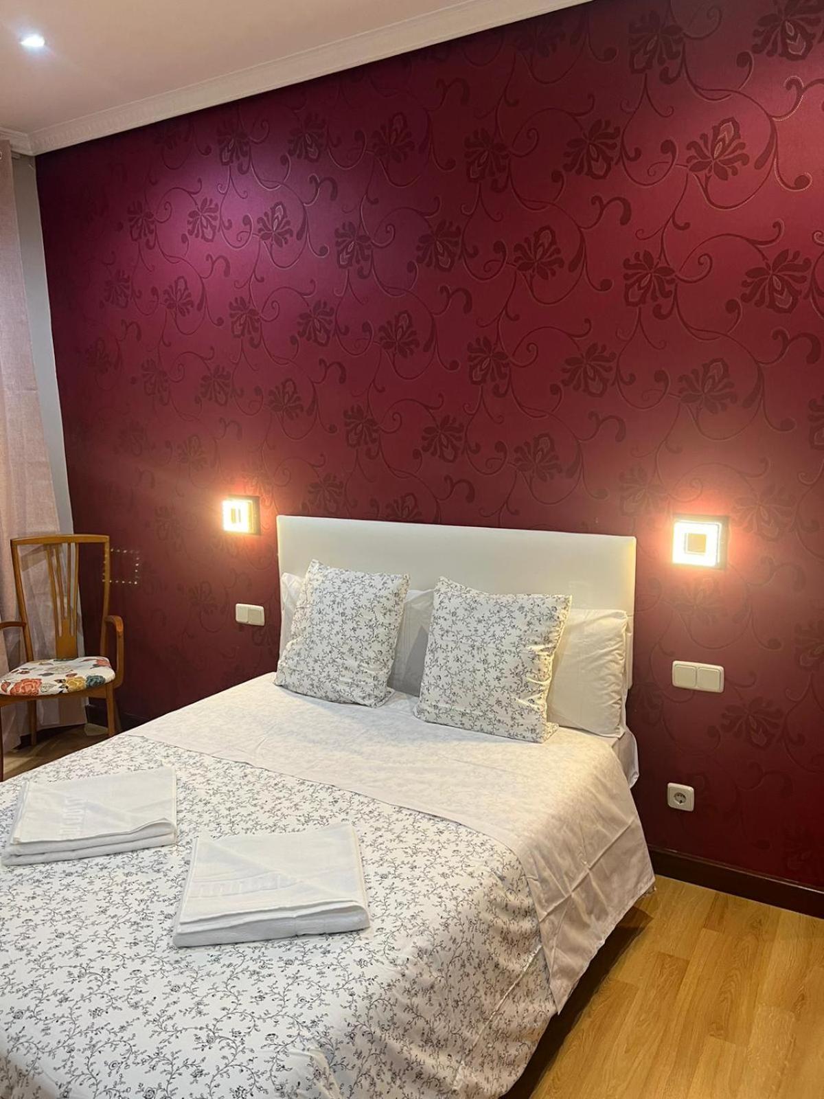 Double Room with Private Bathroom - Photo 6