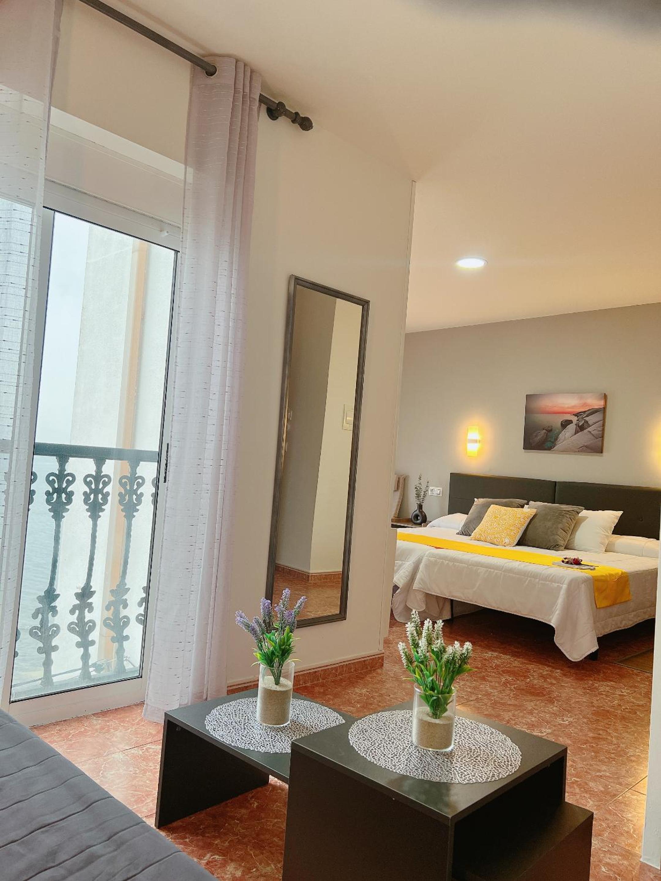 Family Room with Sea View - Photo 1