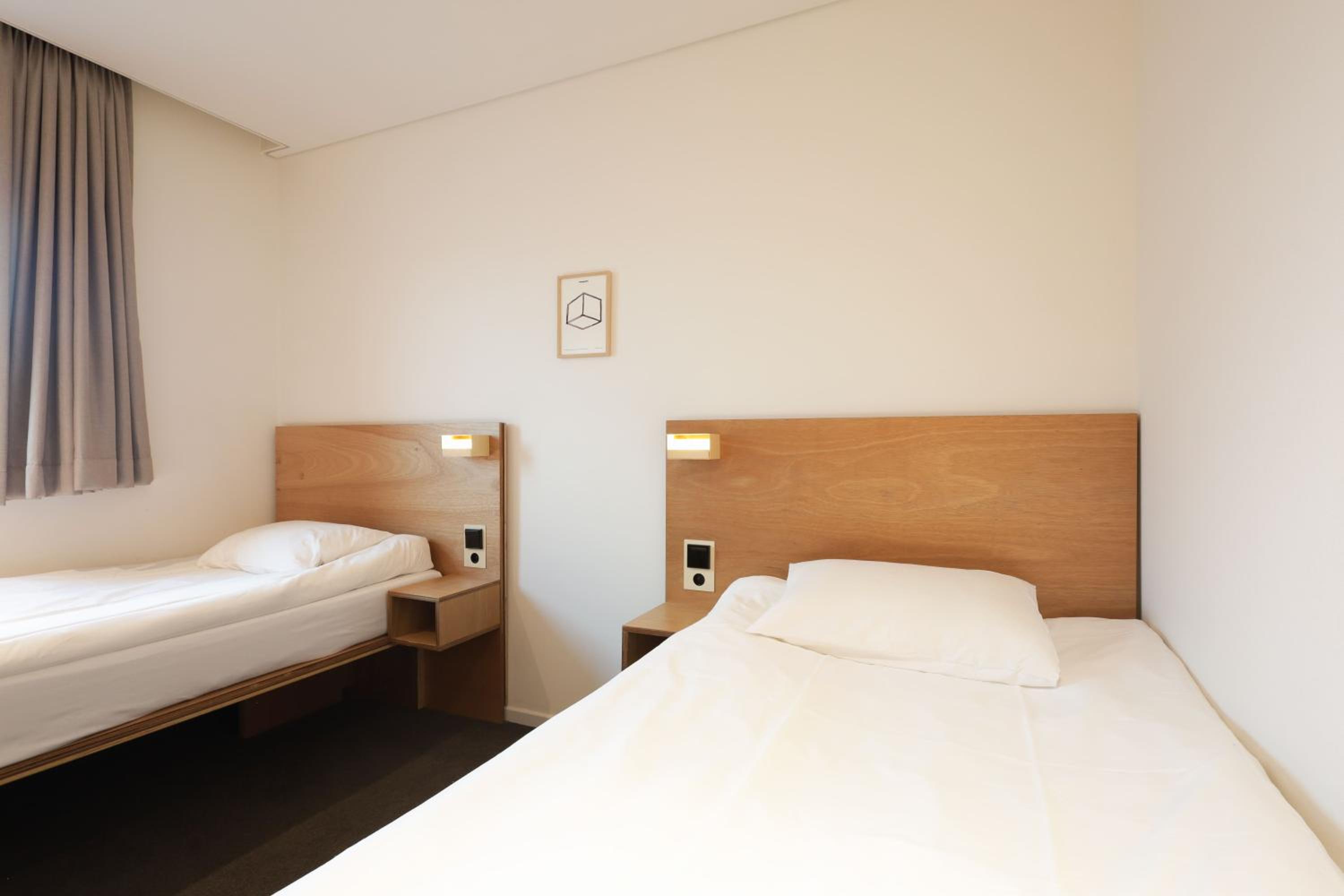 Large Twin Room - Photo 14