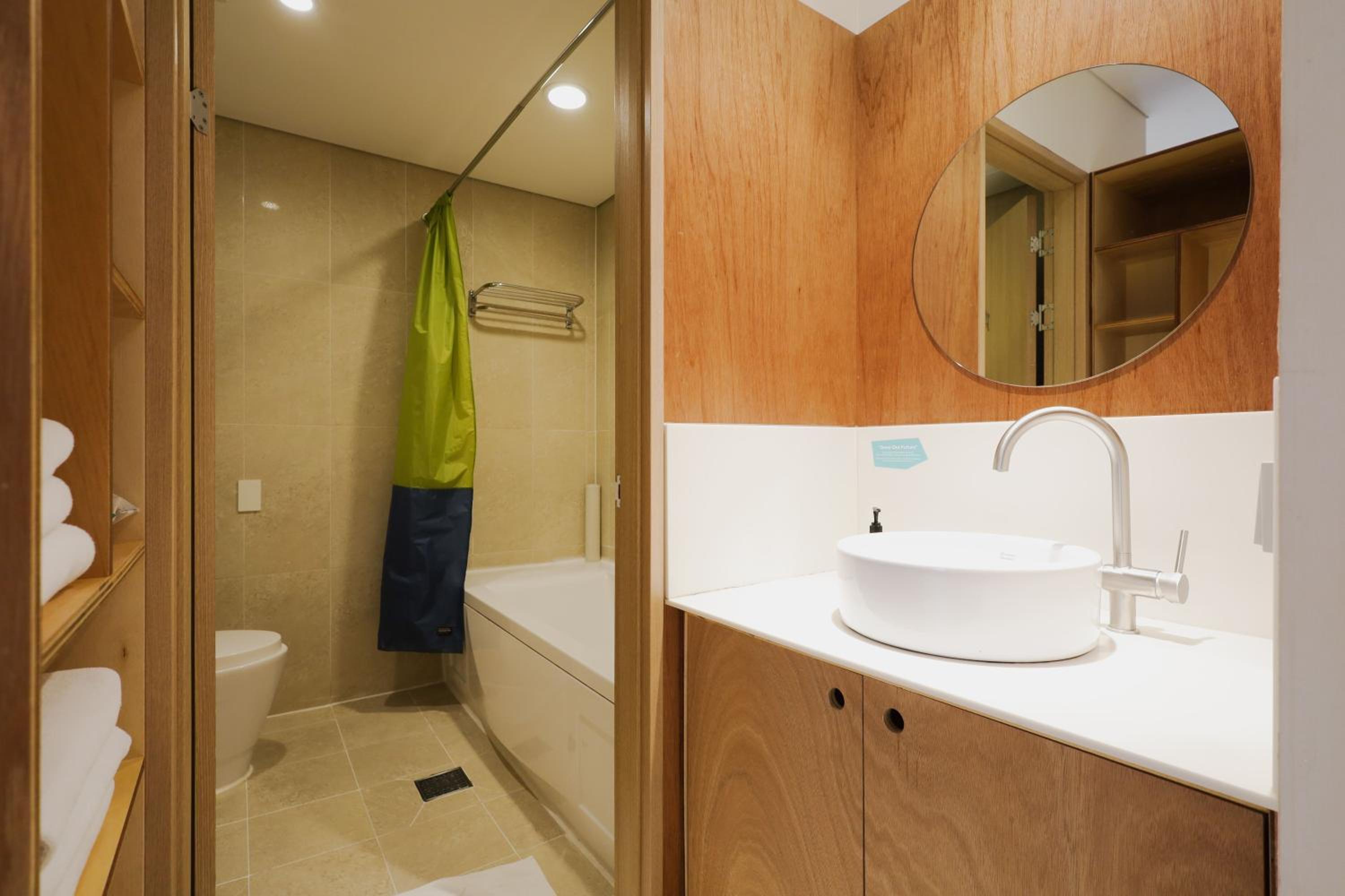 Large Twin Room - Photo 6